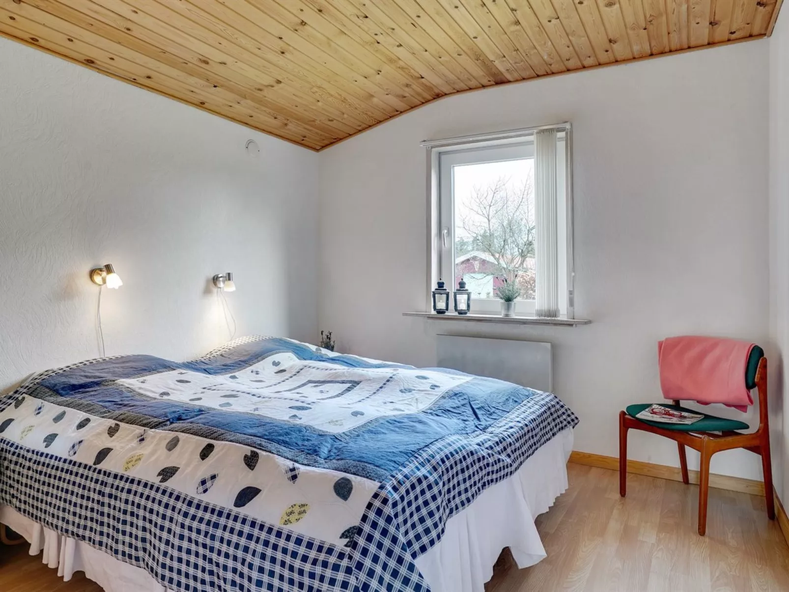 "Anselma" - 800m to the fjord - Inside