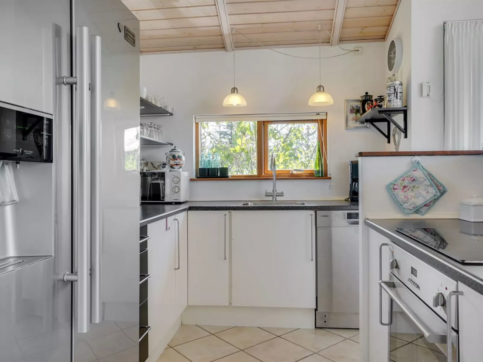 "Gudmunda" - 200m to the fjord-Dedans