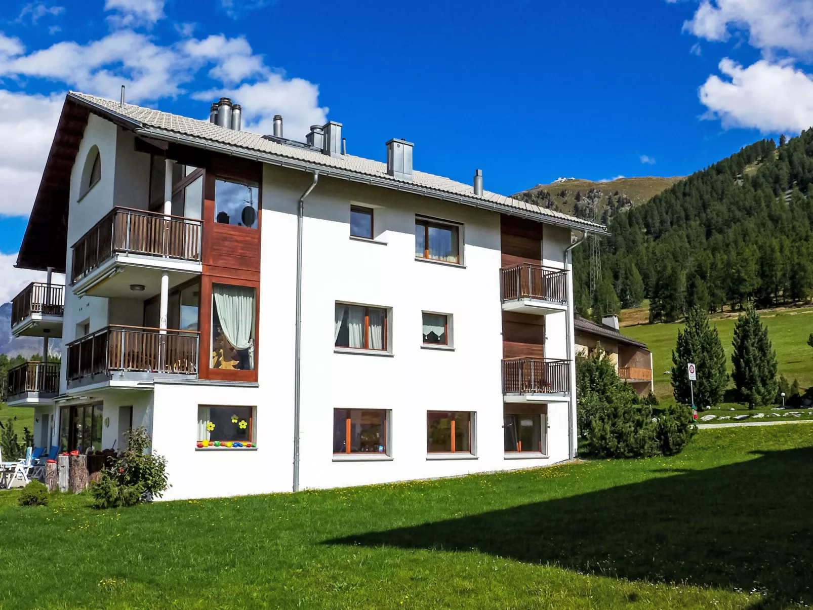 Chesa Vadret 12-Outside