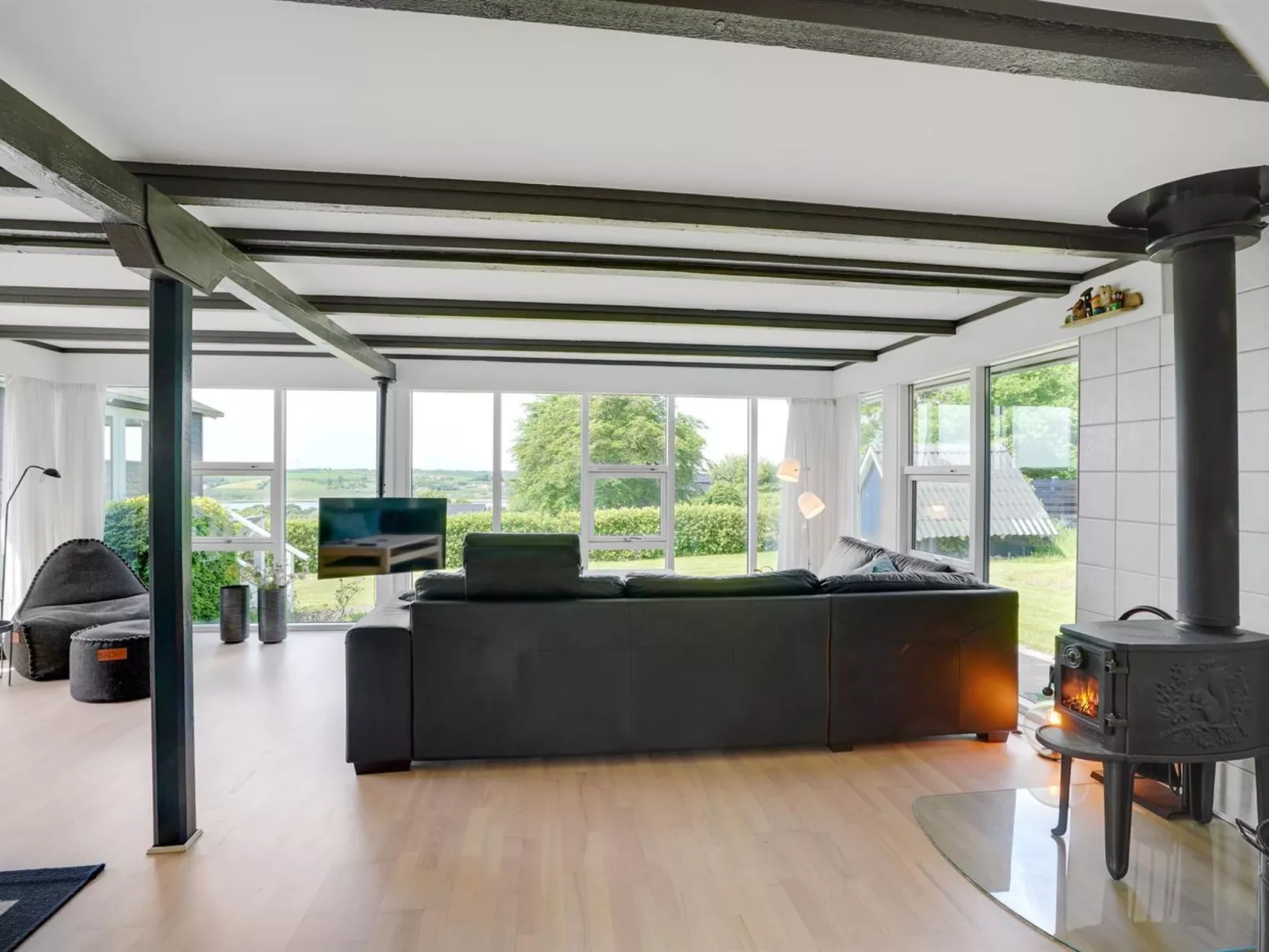 "Edvia" - 700m to the fjord-Inside