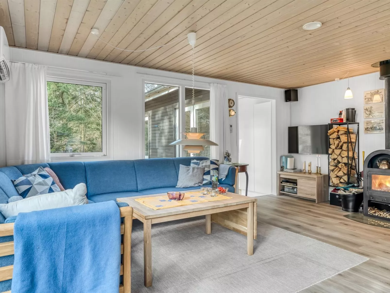 "Milan" - 250m to the fjord-Dedans