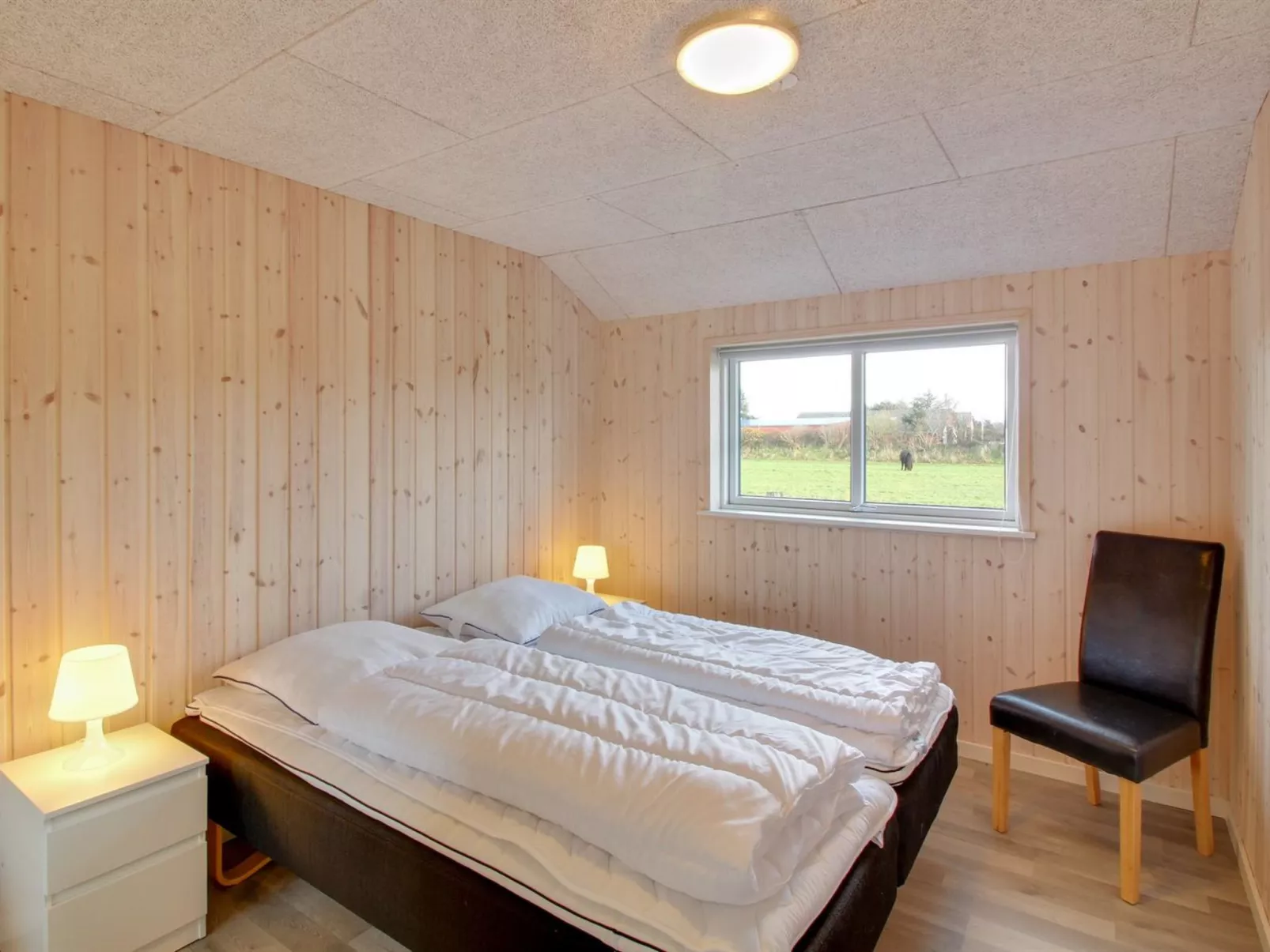 "Ethel" - 1.5km to the fjord-Drinnen