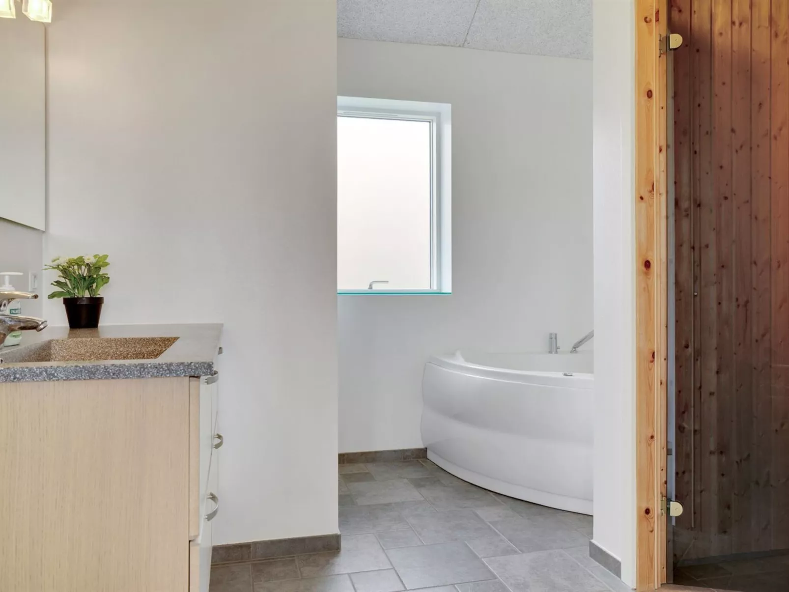 "Swarthofthi" - 1.5km from the sea-Drinnen