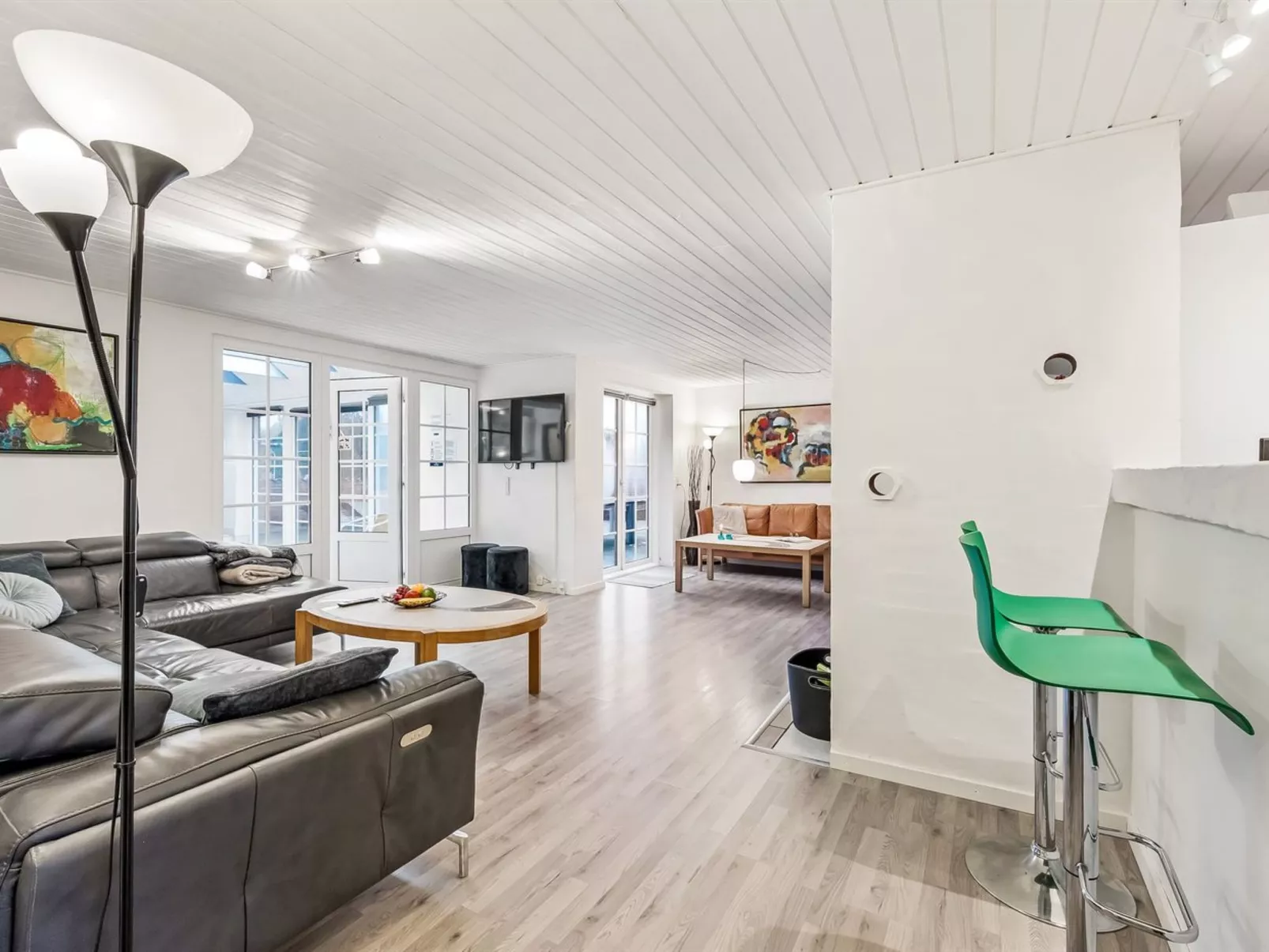 "Aane" - 1.8km from the sea-Inside