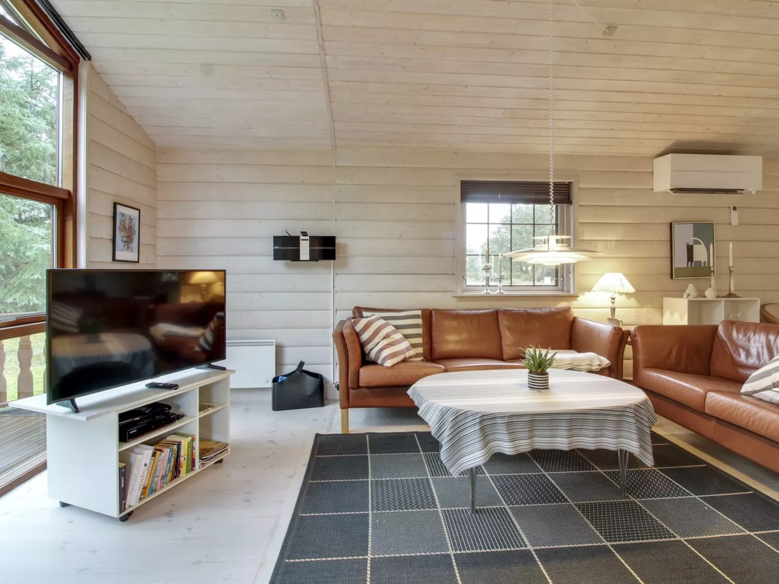 "Jo" - 1.2km from the sea-Dedans