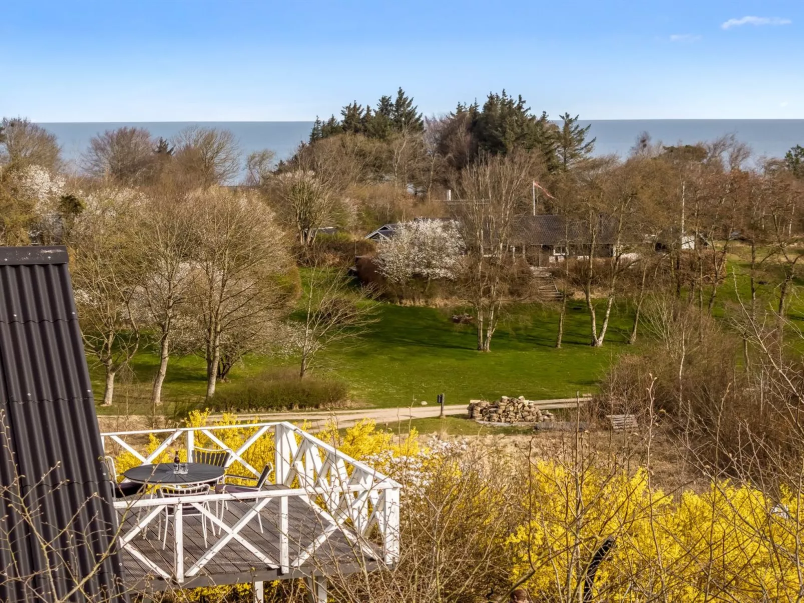 "Thyra" - 500m to the fjord-Outside