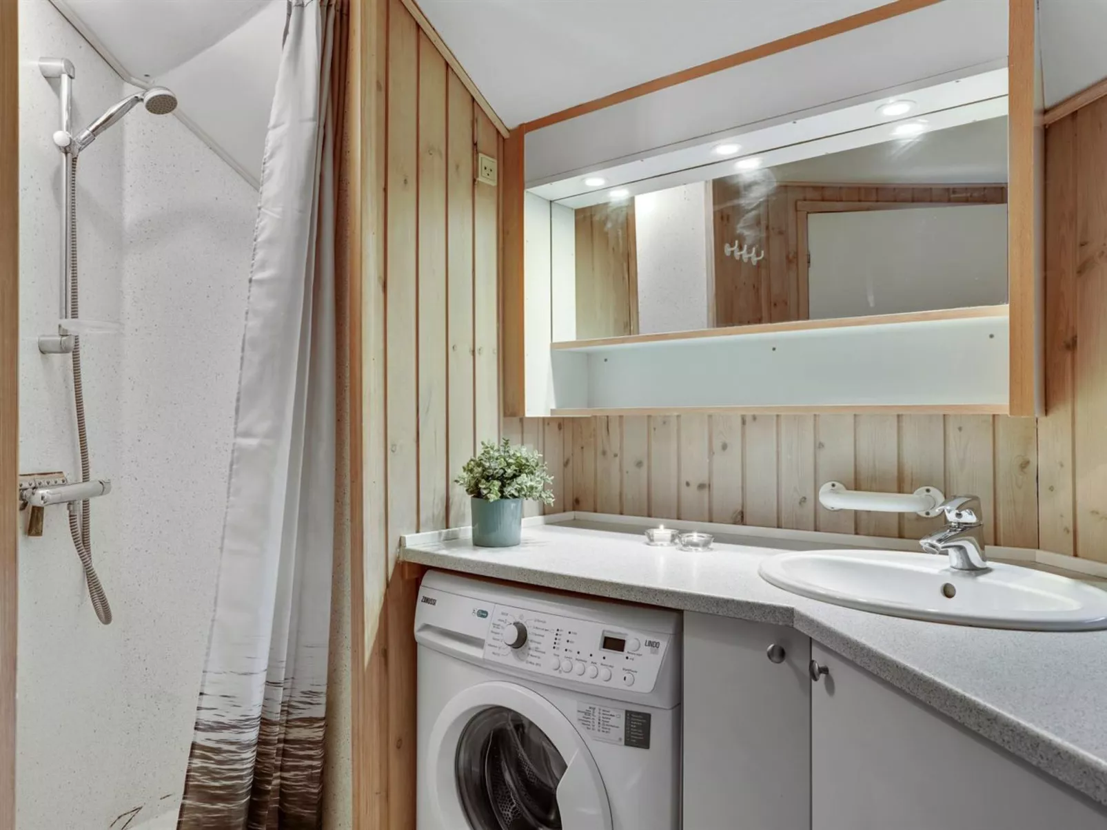 "Catarine" - 1.1km from the sea-Drinnen