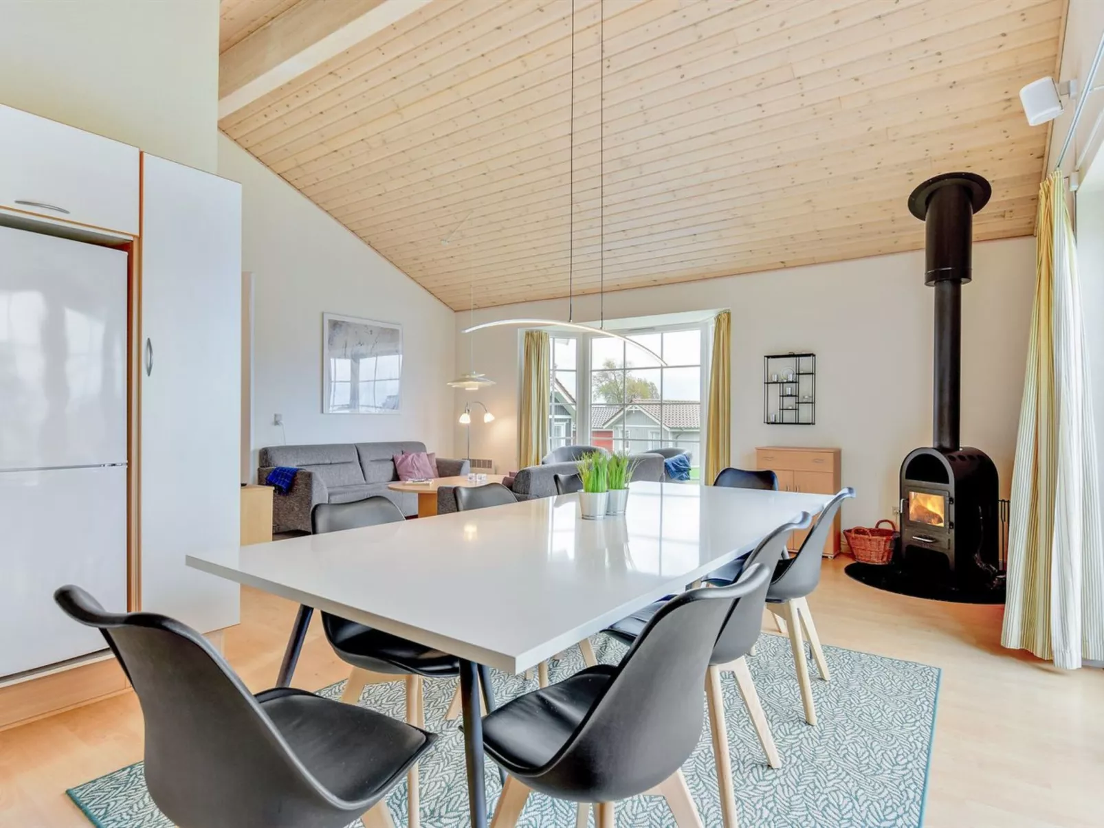 "Karina" - 150m to the fjord-Drinnen