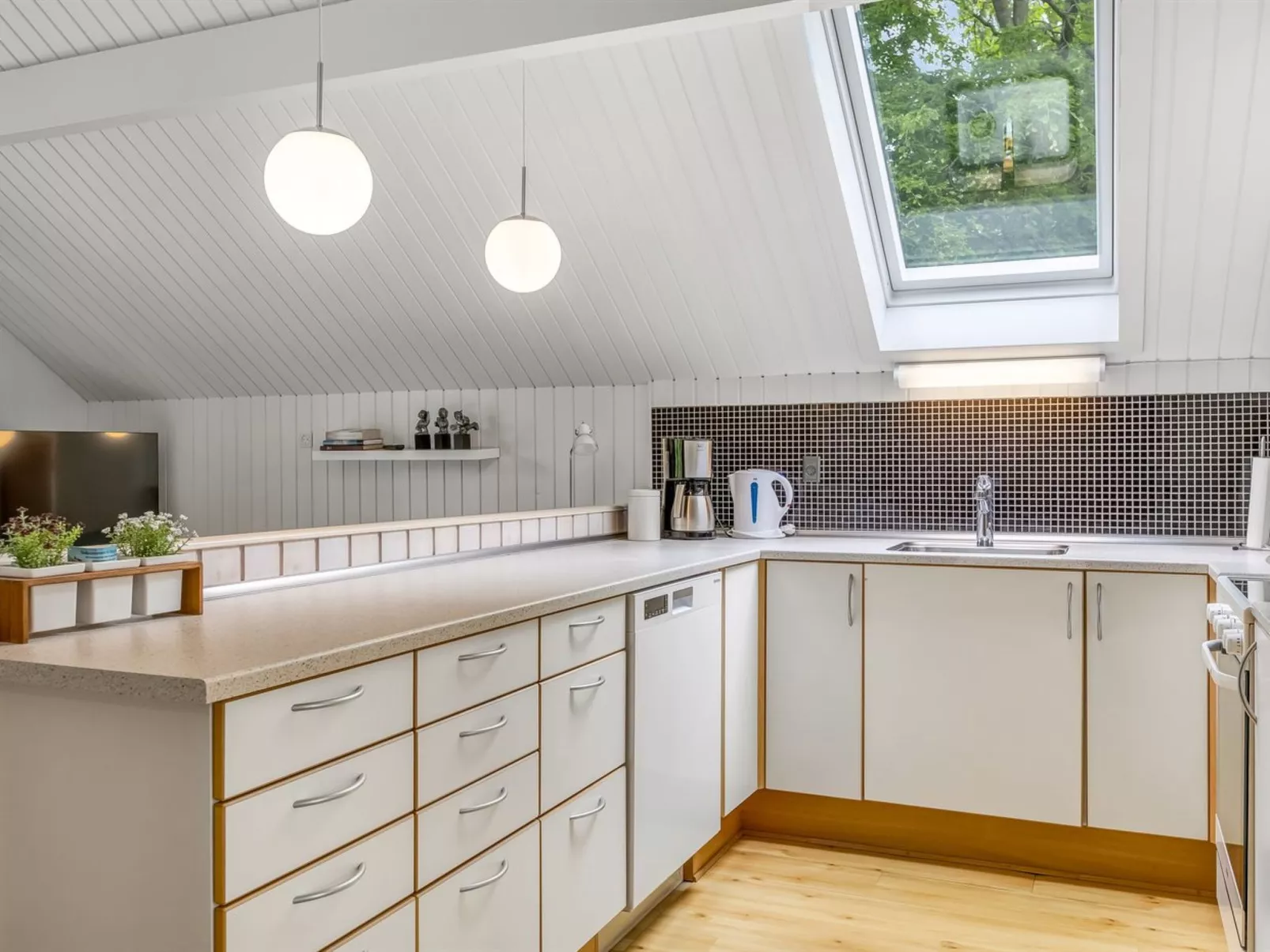 "Asulf" - 31km from the sea-Drinnen