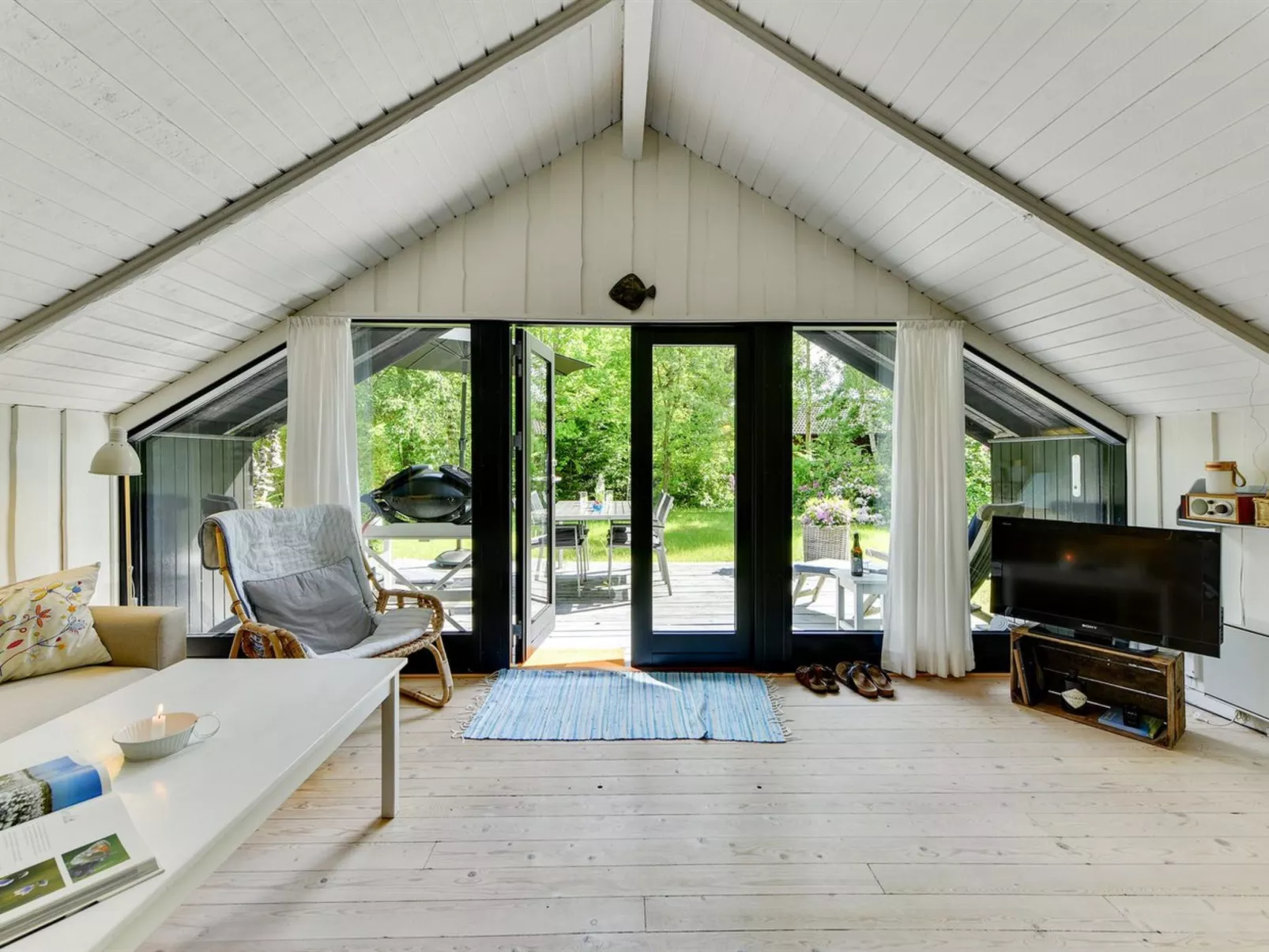 "Alika" - 200m to the fjord-Inside