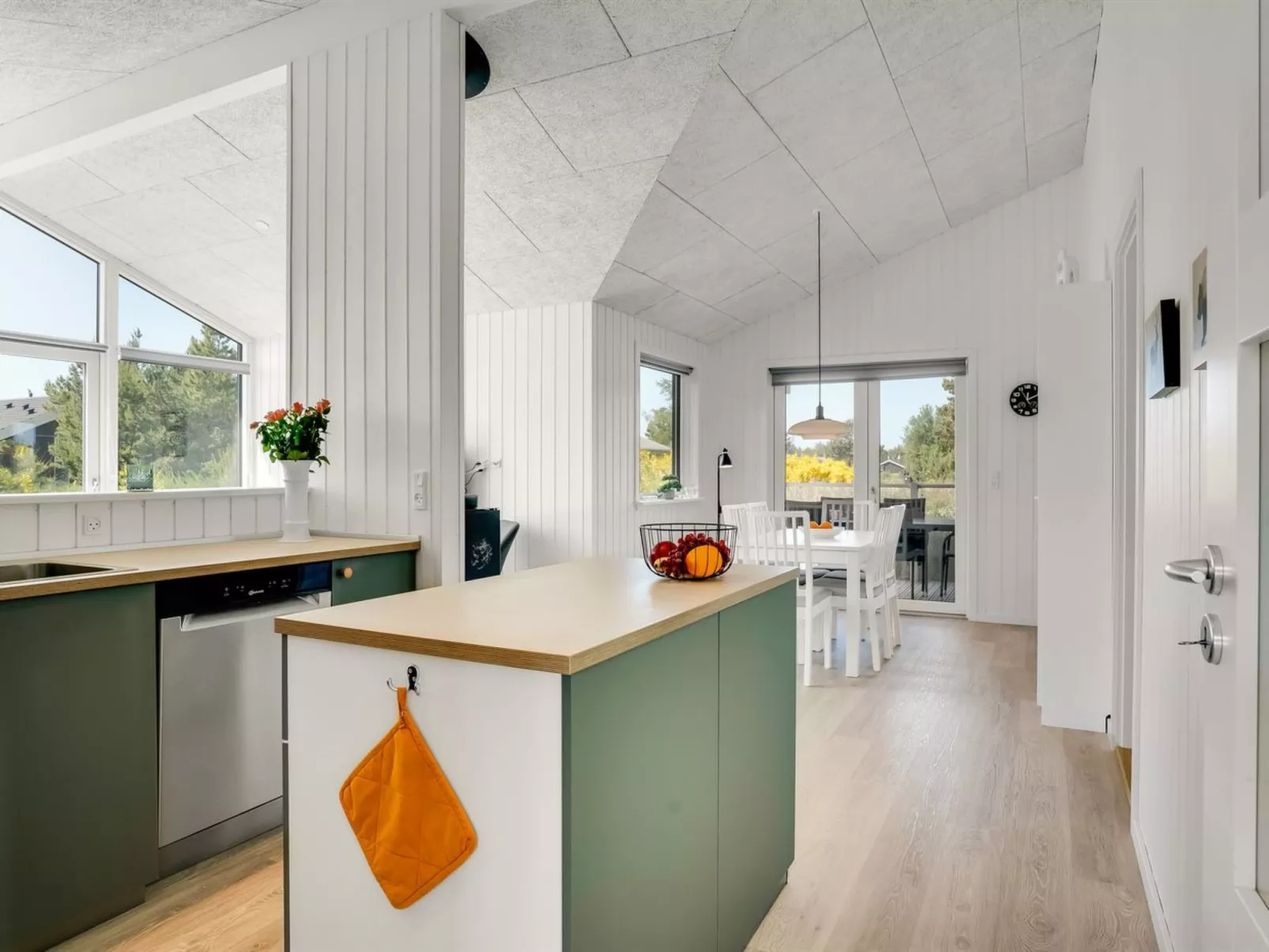 "Raakel" - 950m from the sea-Inside