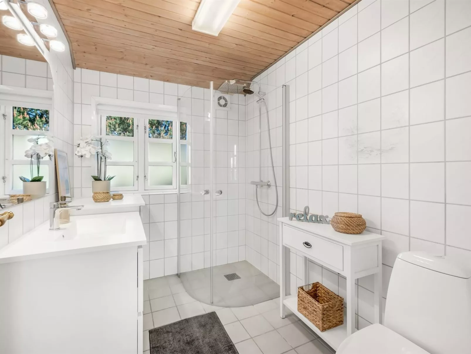 "Aila" - 1.4km from the sea-Drinnen