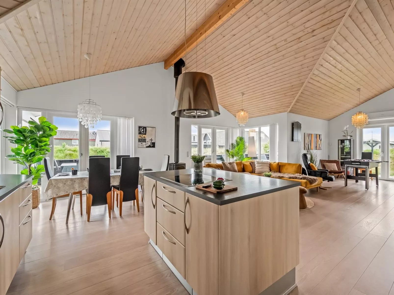 "Sibyll" -  from the sea-Drinnen