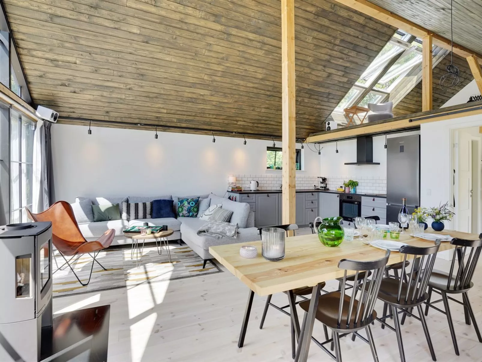 "Henrik" - 100m from the sea-Drinnen