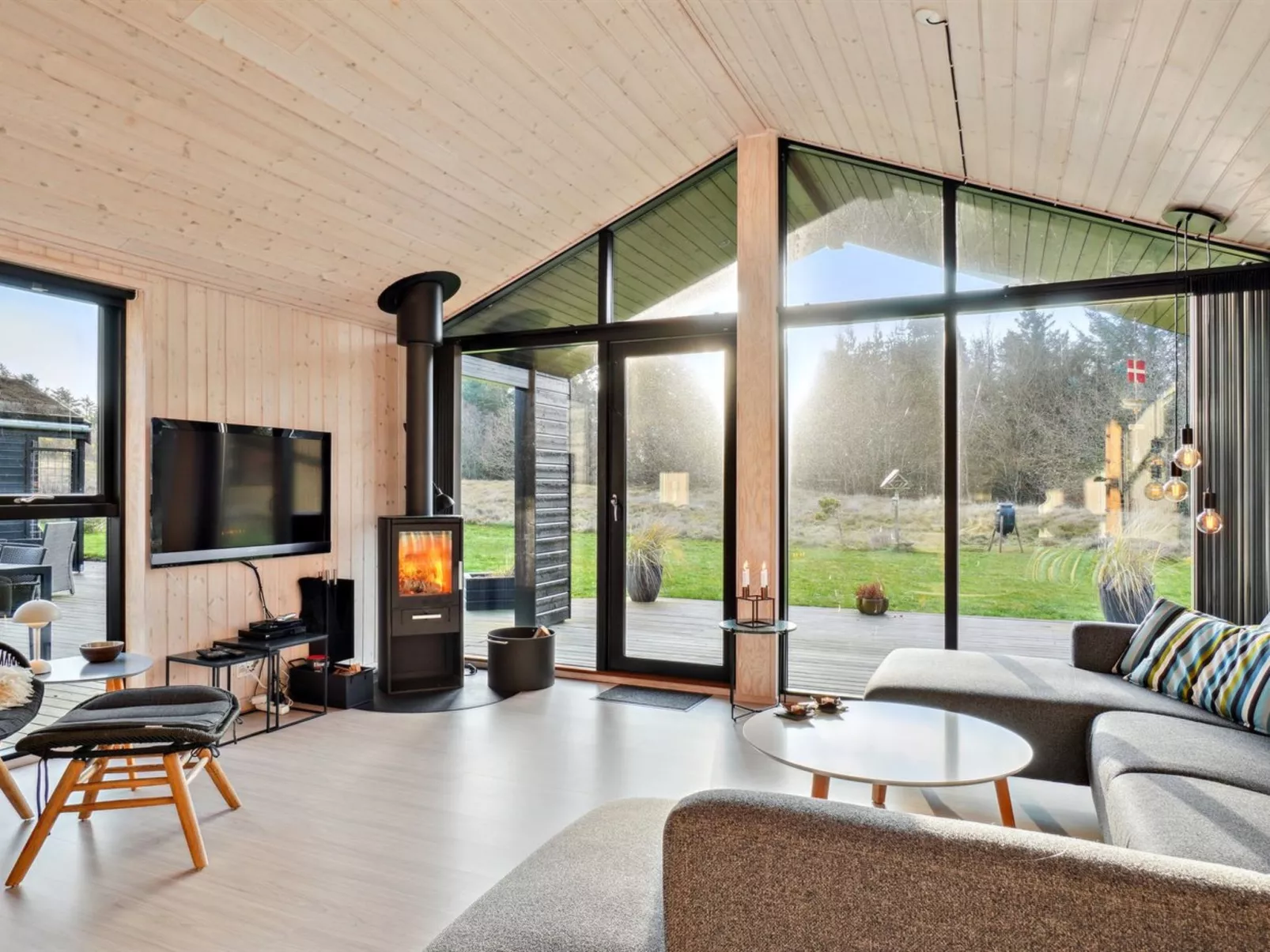 "Dyke" - 1.5km from the sea-Inside