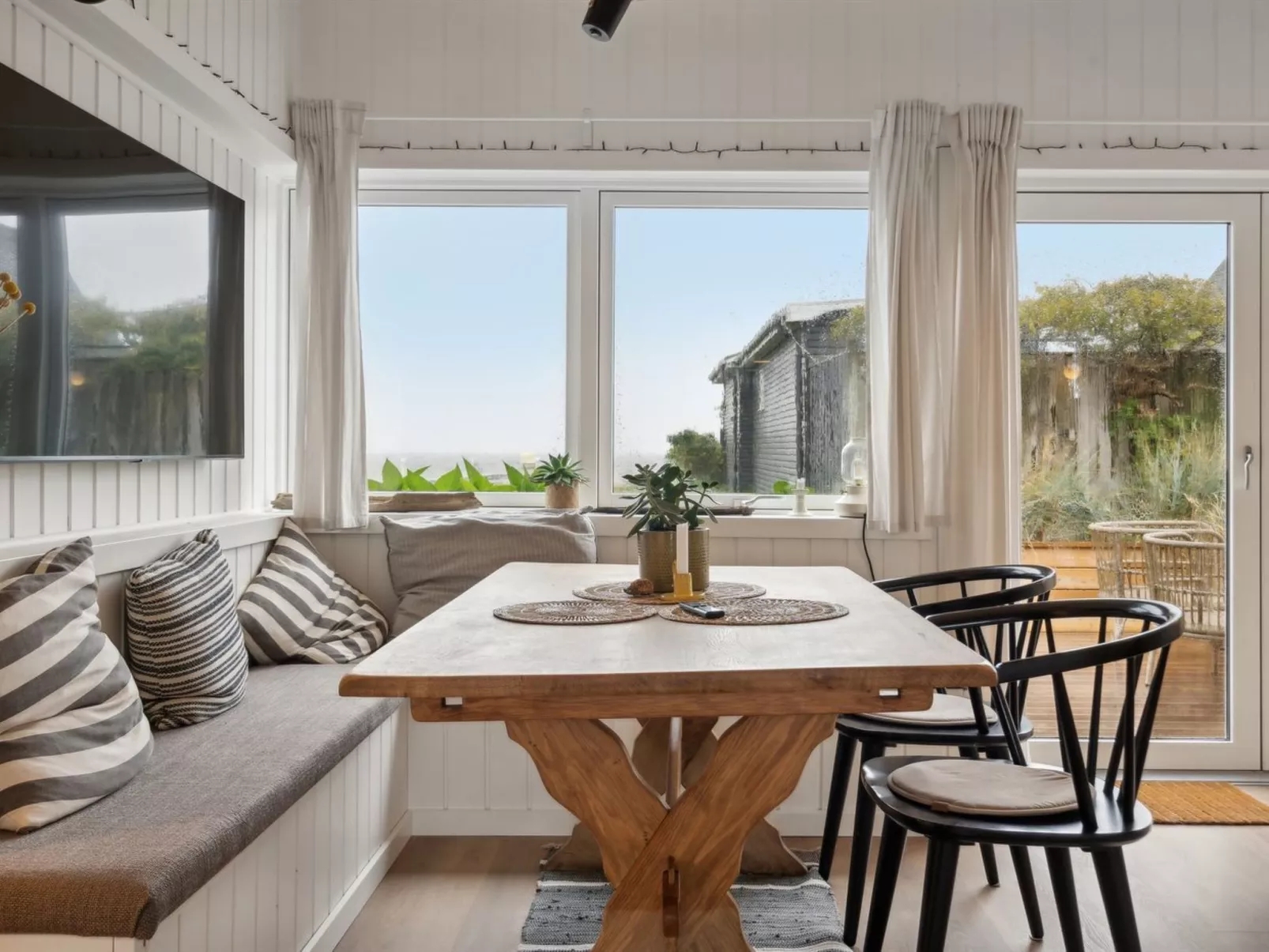 "Pedersen" - 50m from the sea-Inside