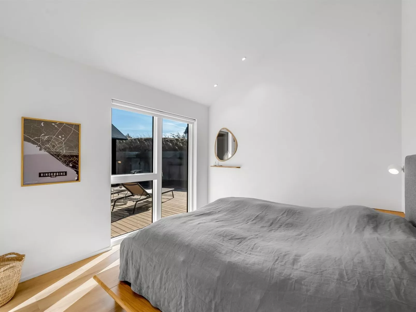 "Maximiliane" -  from the sea-Dedans