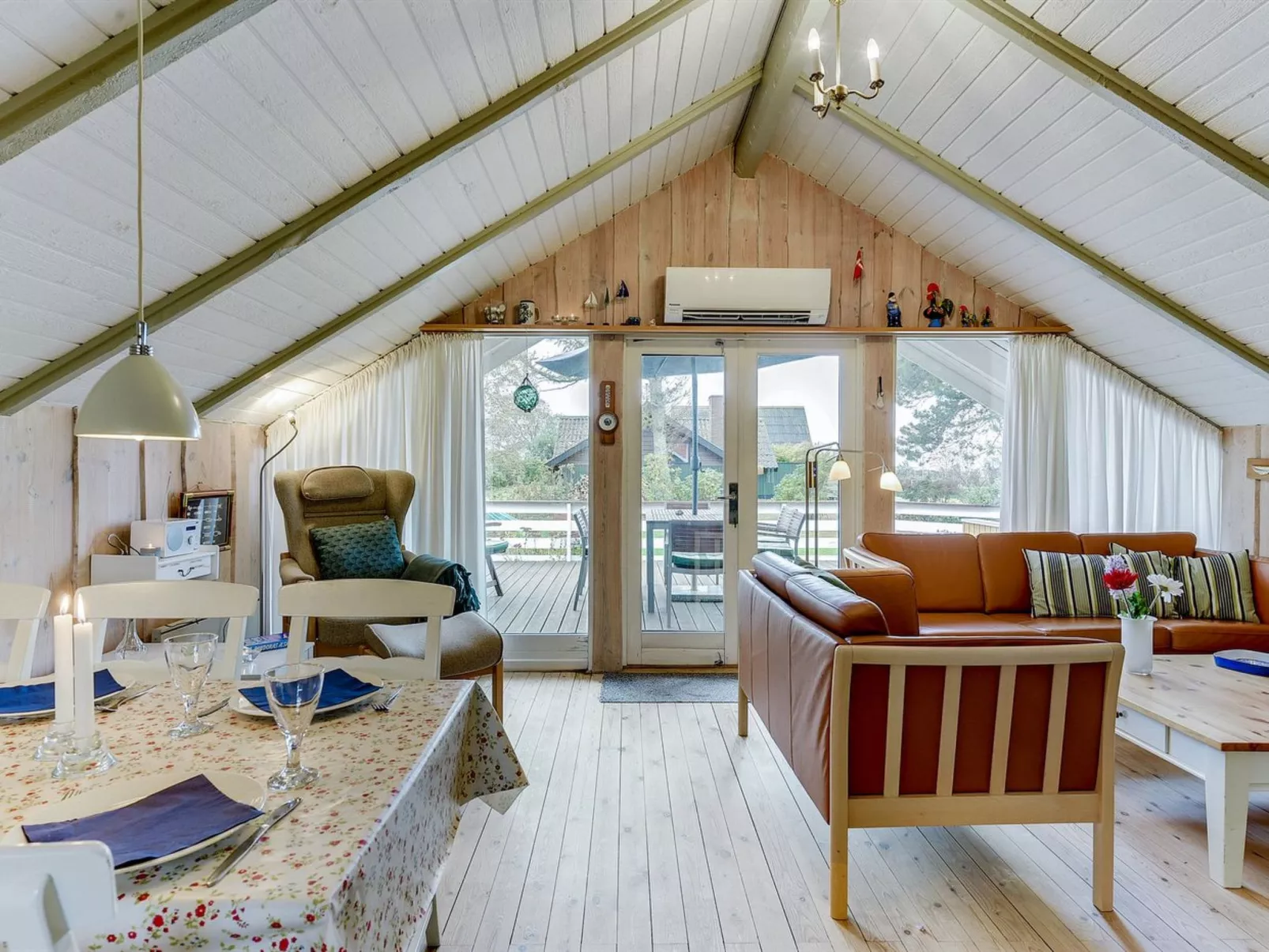 "Hjalmine" - 250m from the sea-Inside