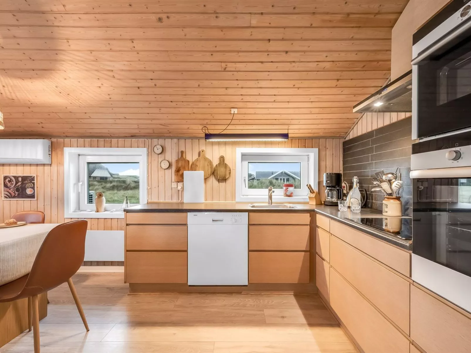 "Elnur" - 100m from the sea-Inside