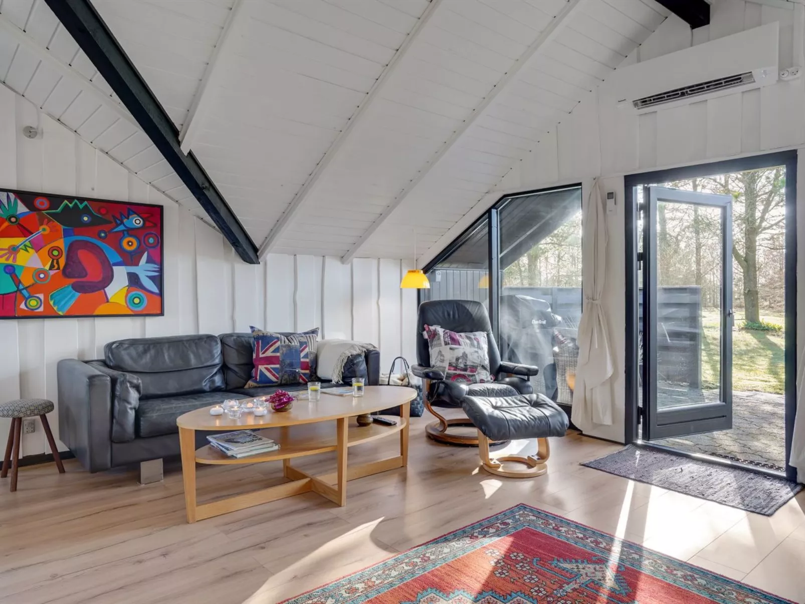 "Raita" - 350m to the fjord-Drinnen