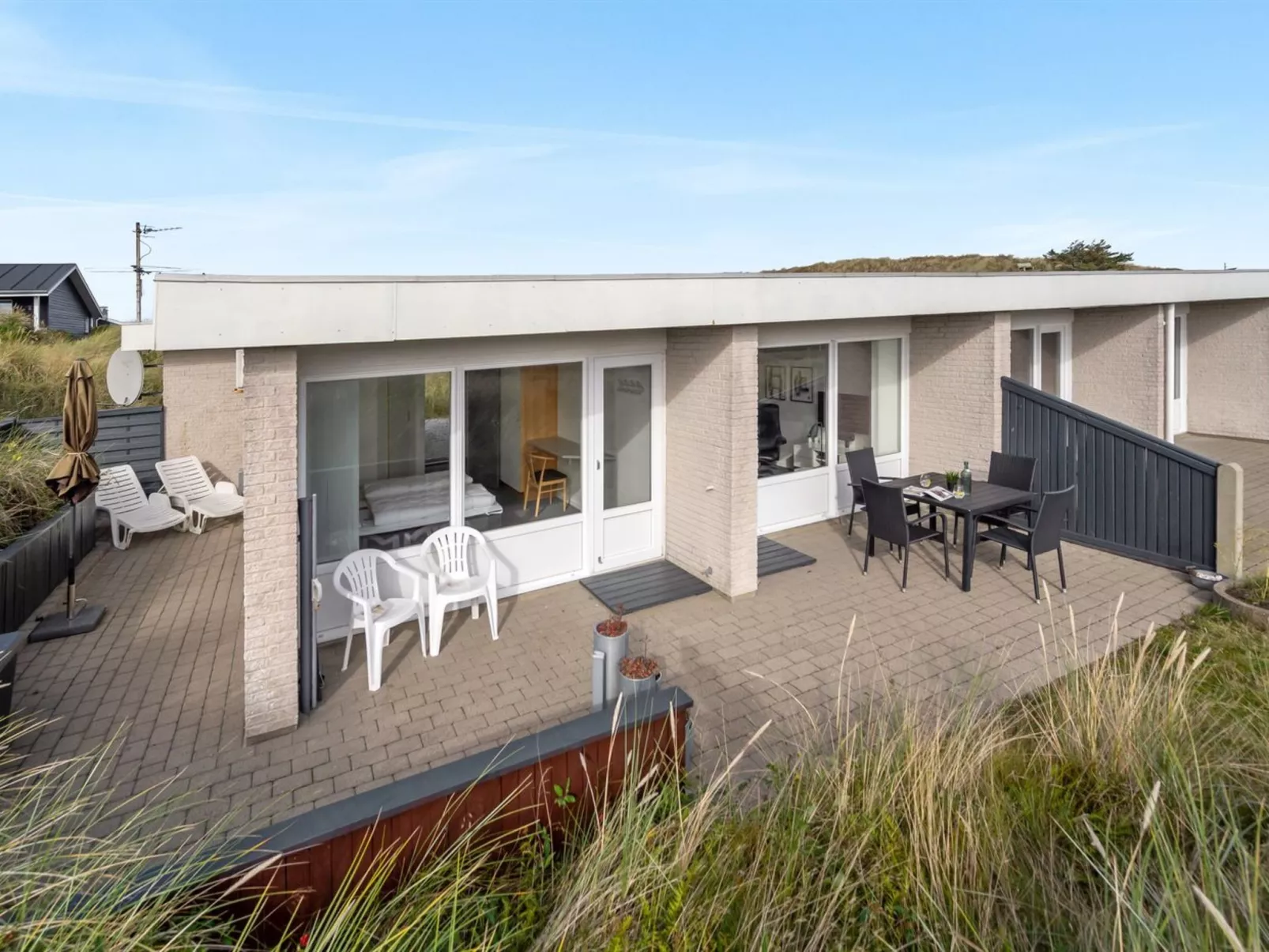 "Elizabeta" - 100m to the fjord-Draußen