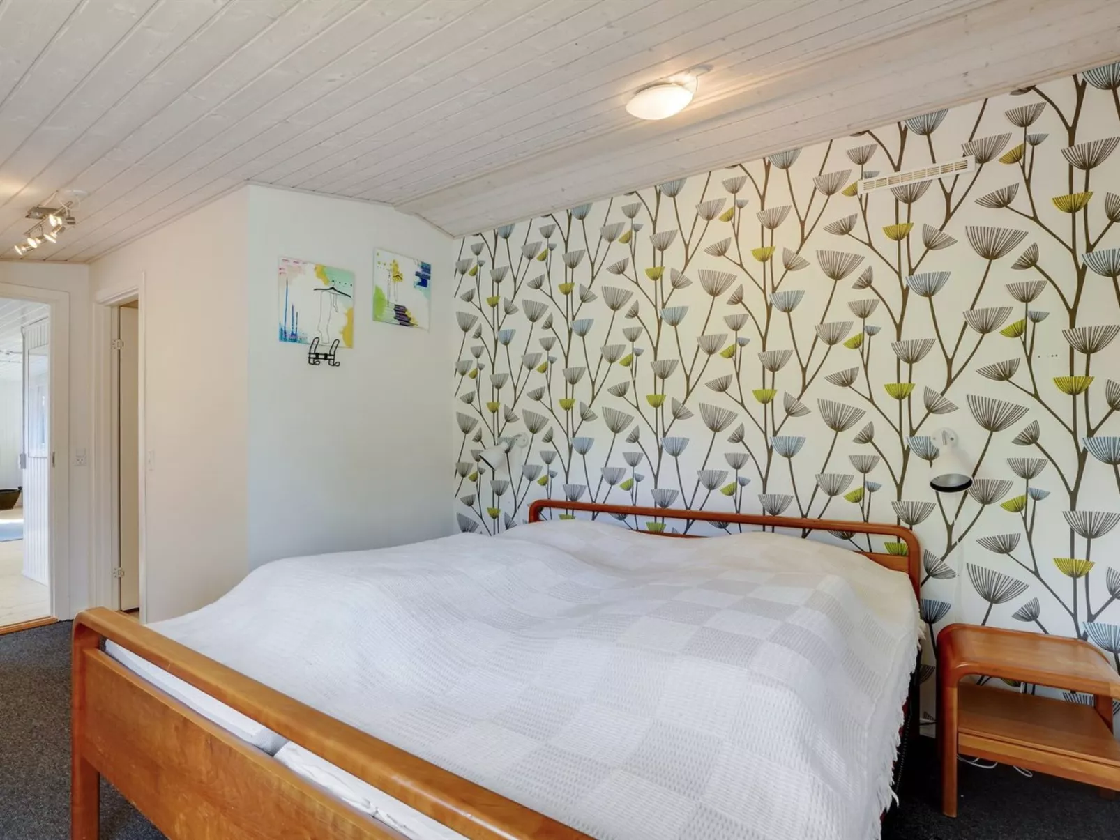 "Self" - 400m to the fjord-Inside