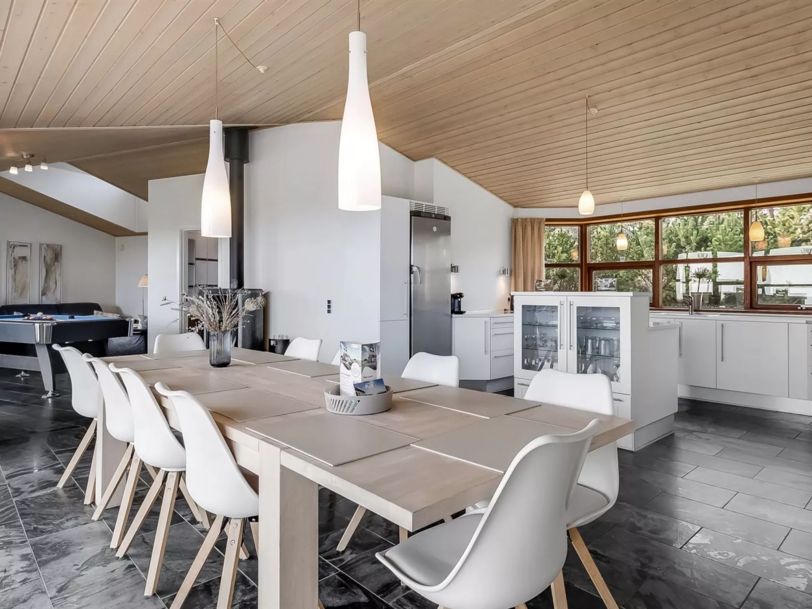 "Amundi" - 3.8km from the sea-Inside