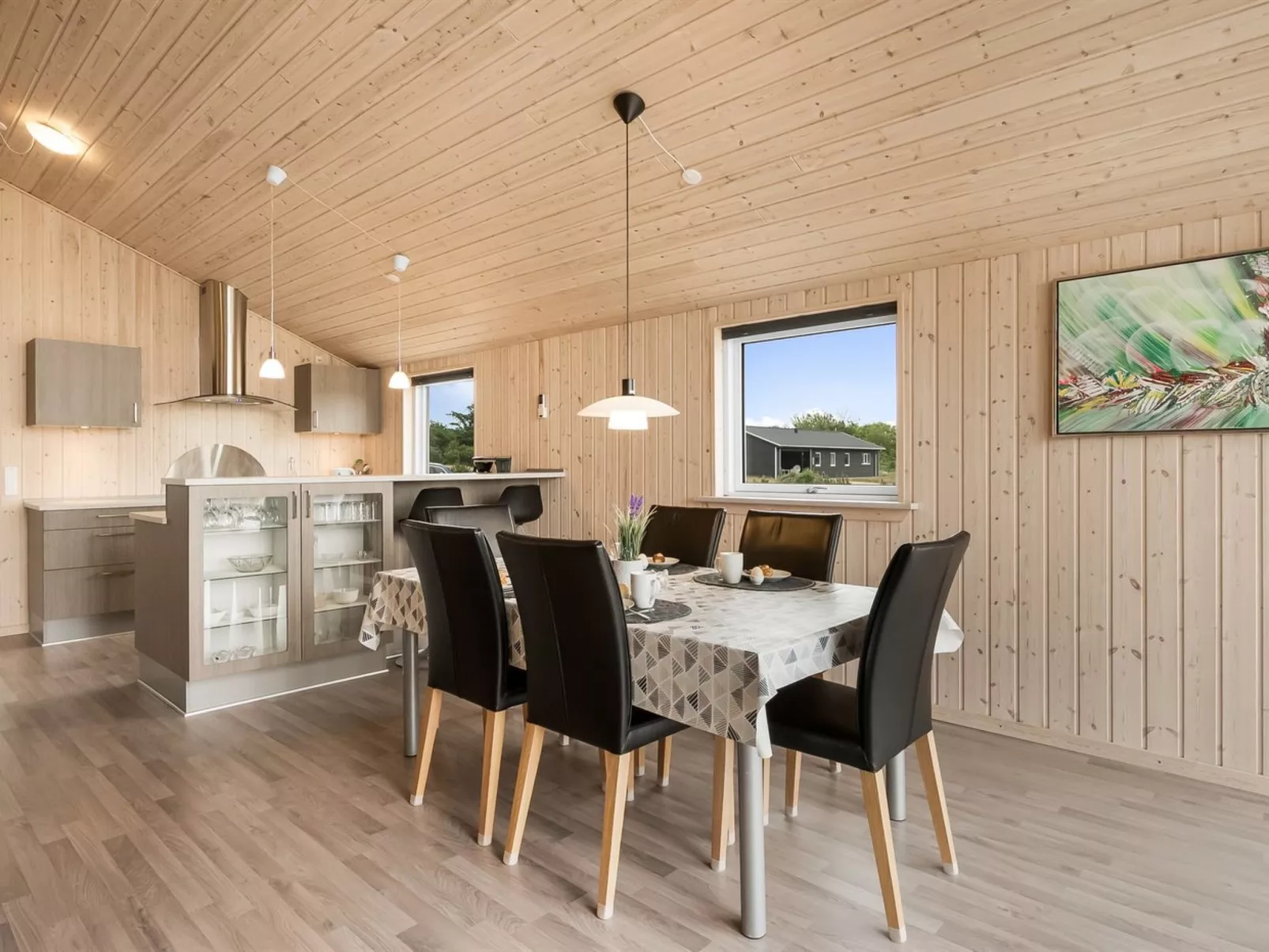 "Clement" - 500m to the fjord-Drinnen