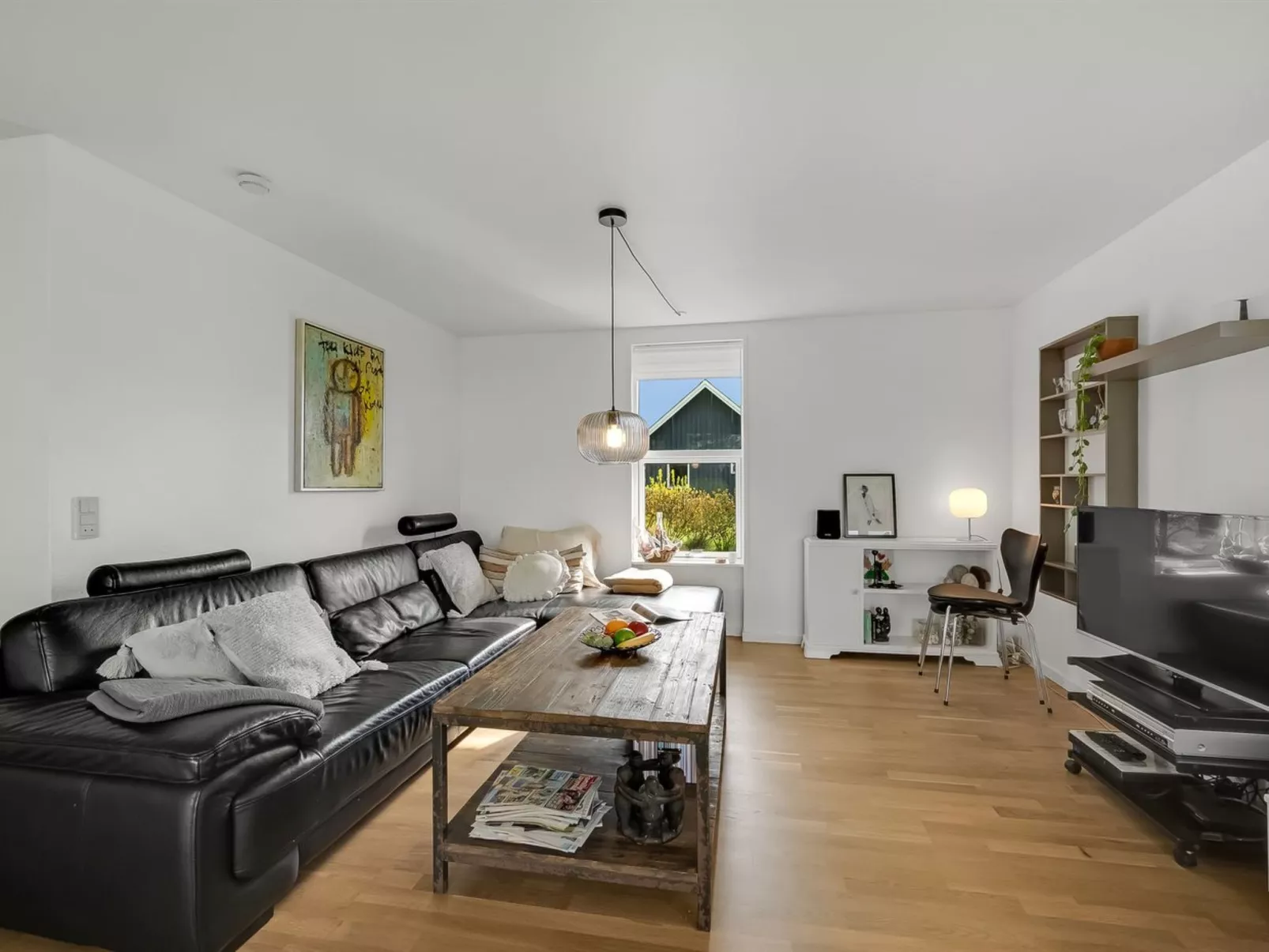 "Aleida" - 100m to the fjord-Inside