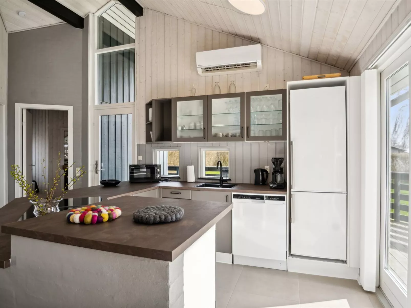 "Sylvana" - 400m from the sea-Inside