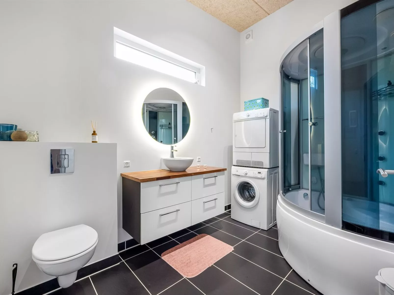 "Tenna" - 250m to the fjord-Inside