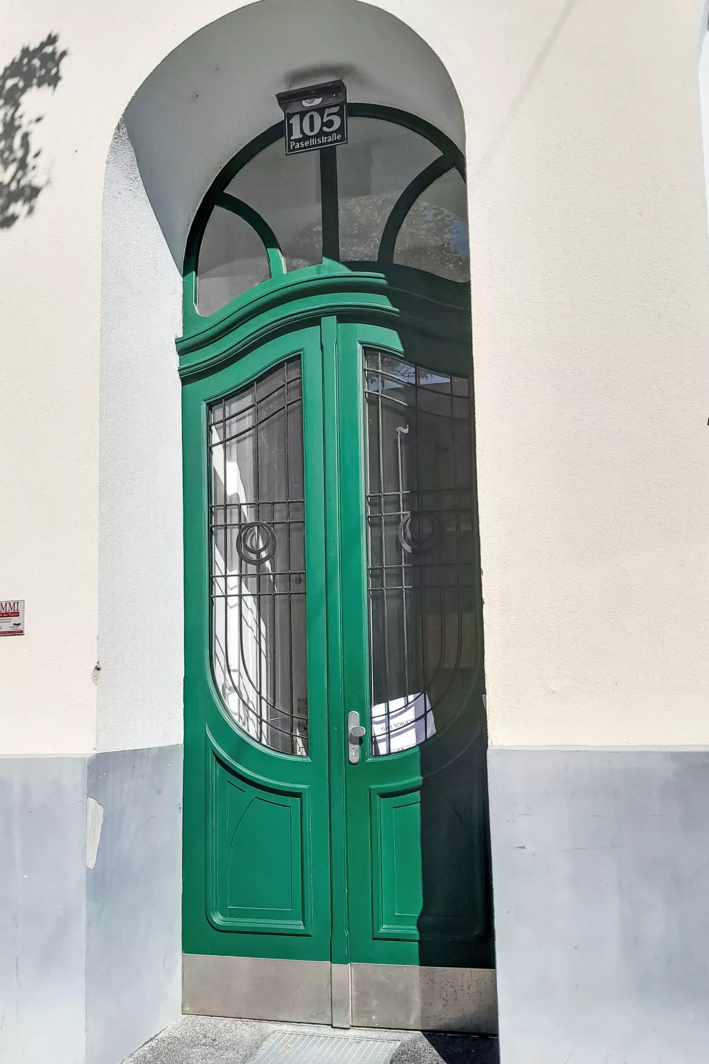 Happy Pasetti-Outside