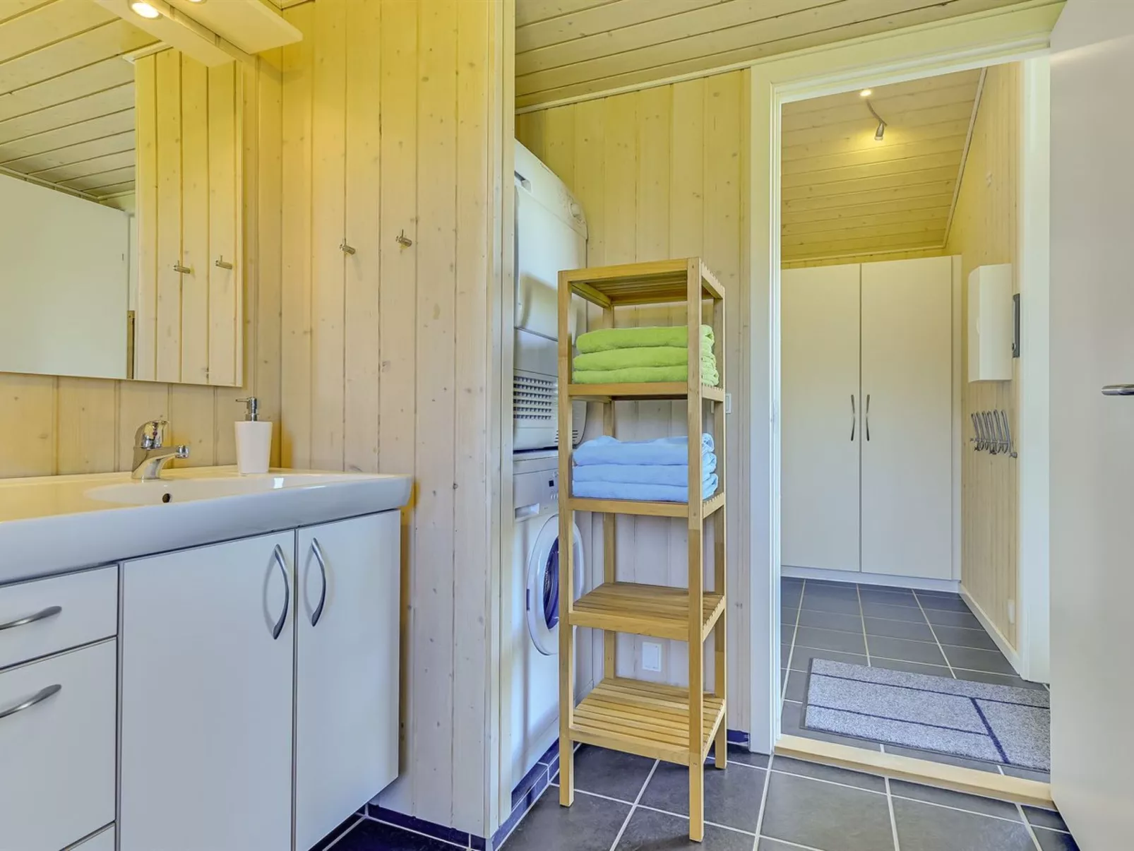 "Kierstine" - 100m from the sea-Dedans