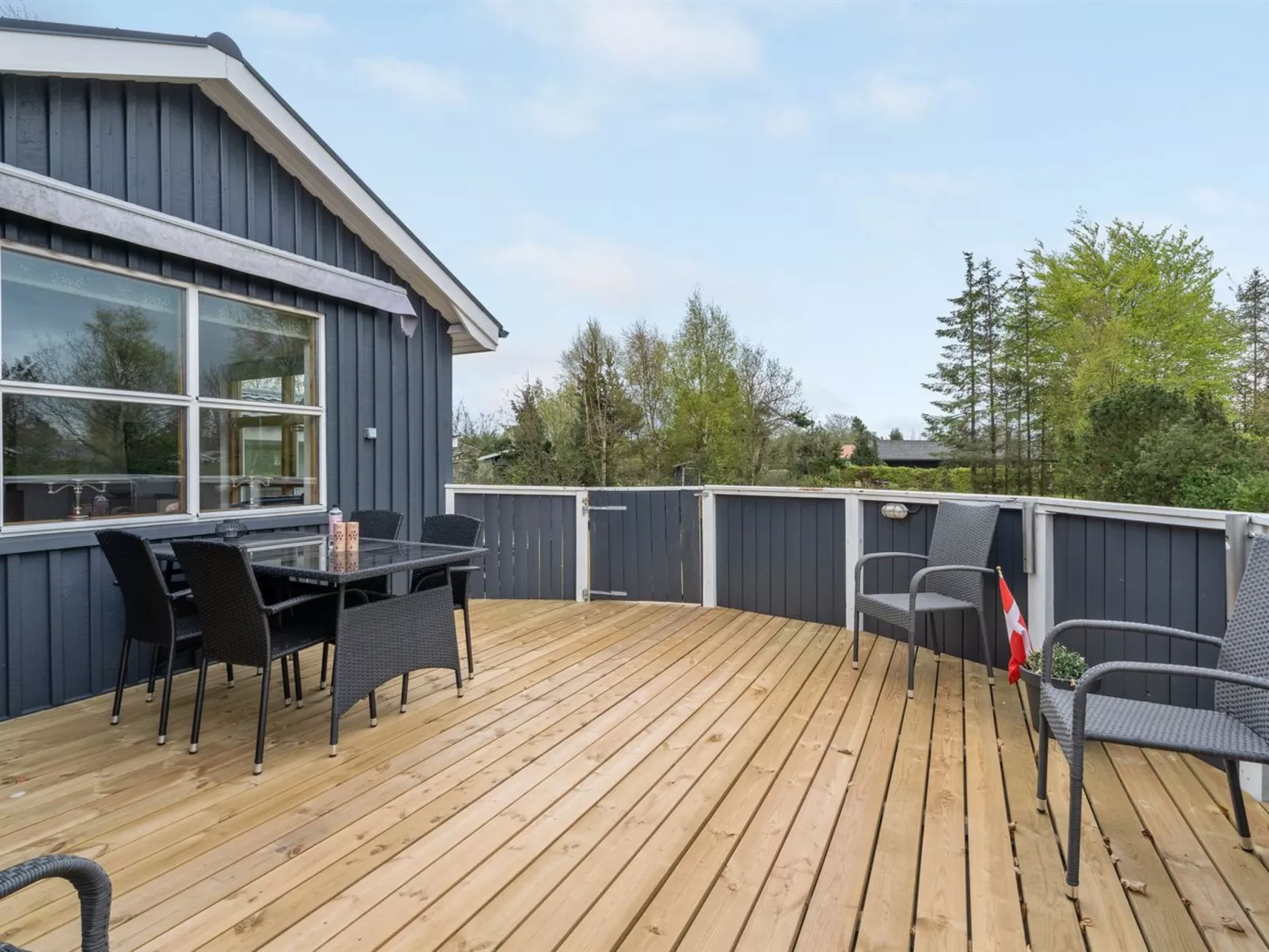 "Rafn" - 550m from the sea-Draußen