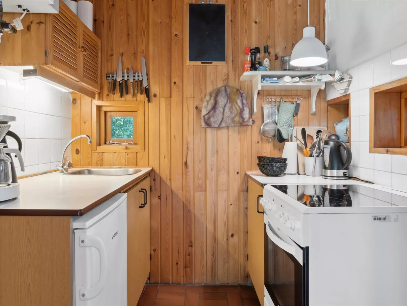 "Matta" - 800m from the sea-Drinnen