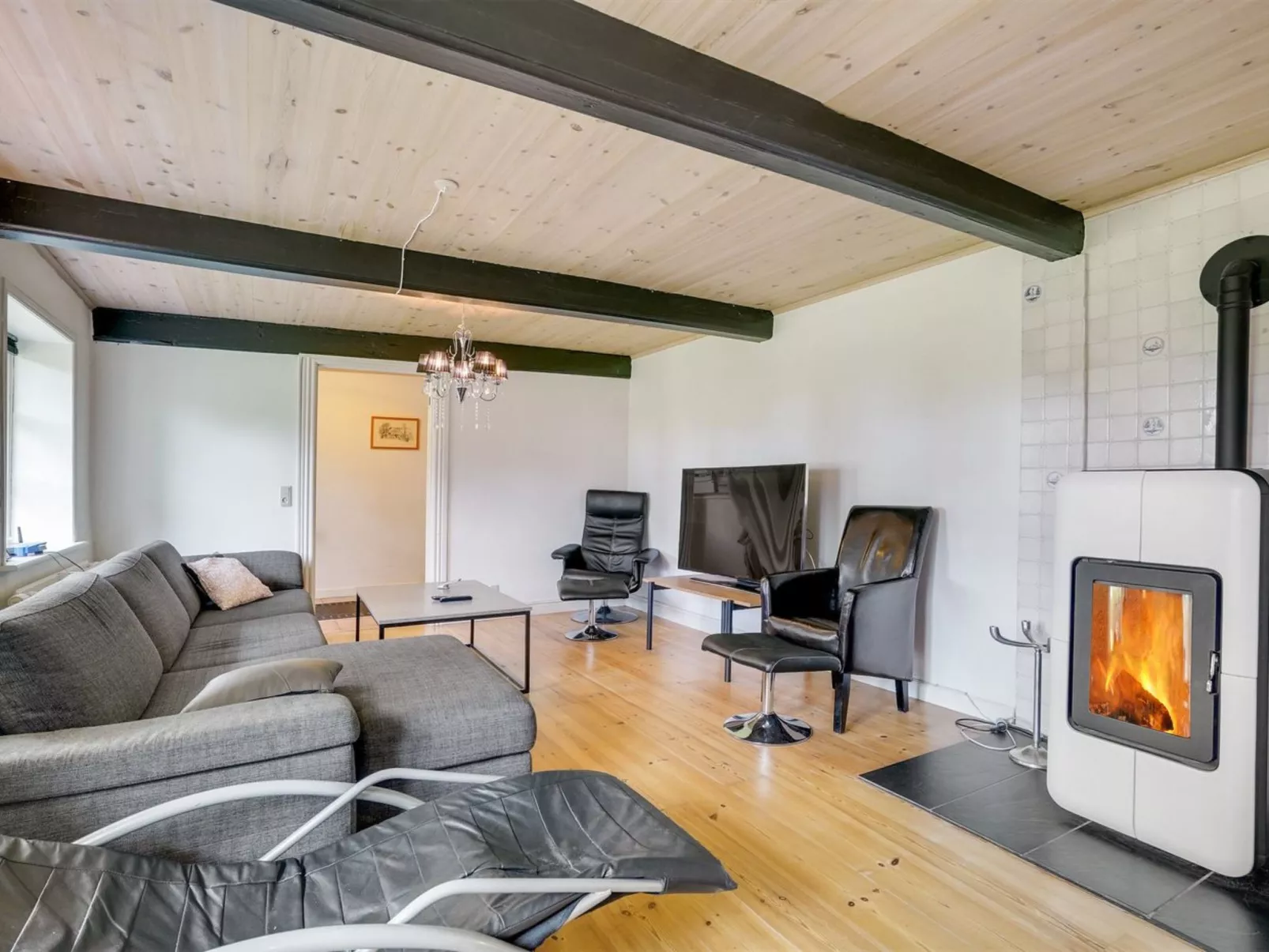 "Knut" - 10km from the sea-Inside