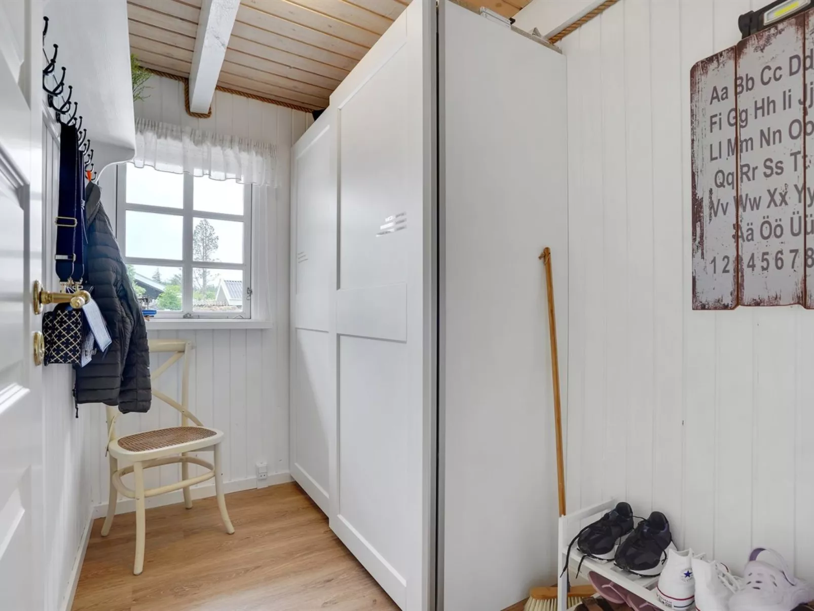 "Gunnulf" - 750m from the sea-Inside