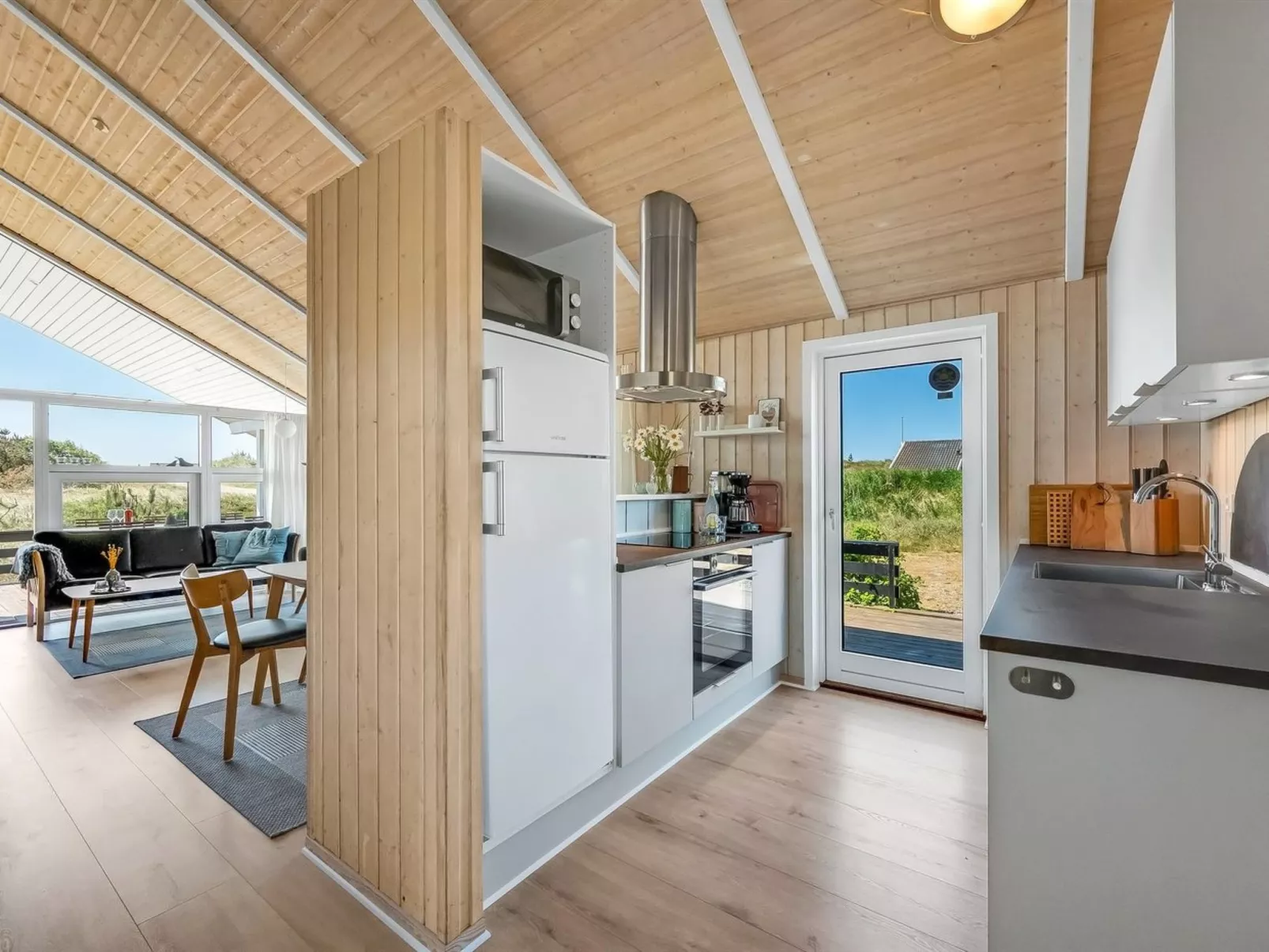 "Fejzo" - 700m to the fjord-Inside