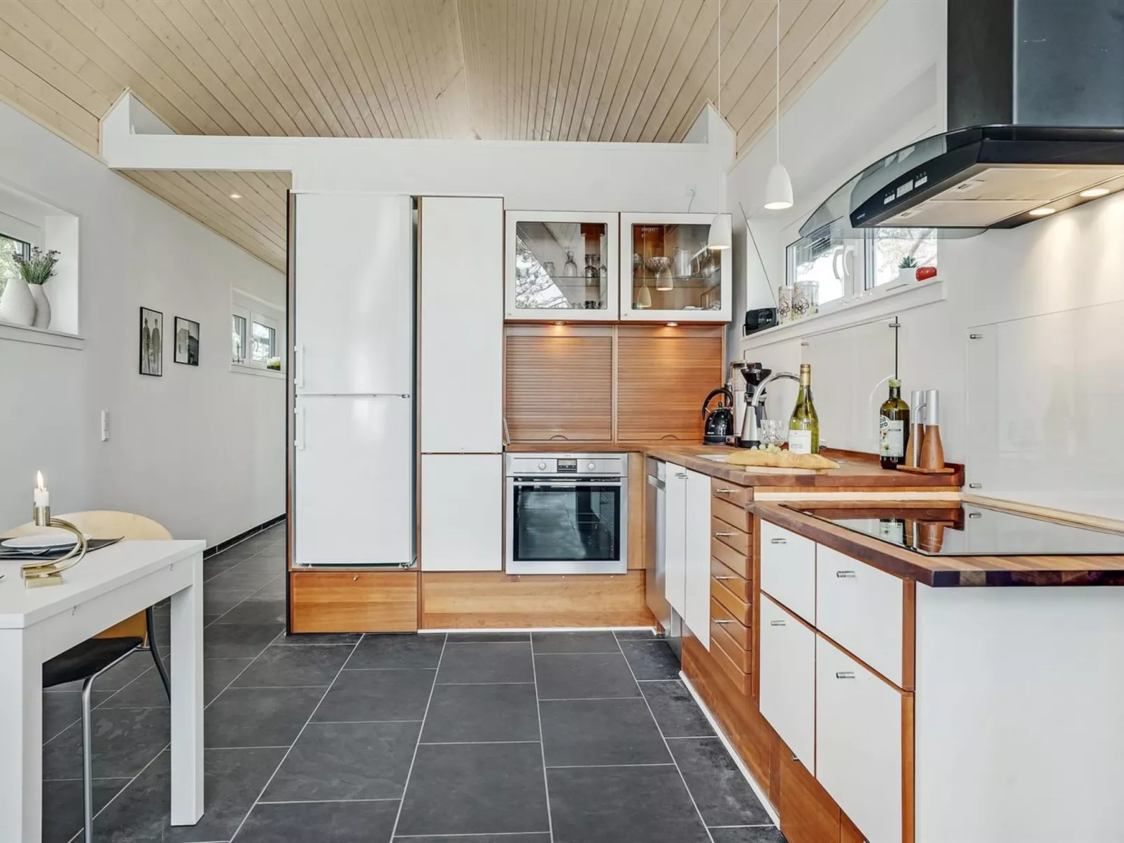 "Angelita" - 80m to the fjord-Inside