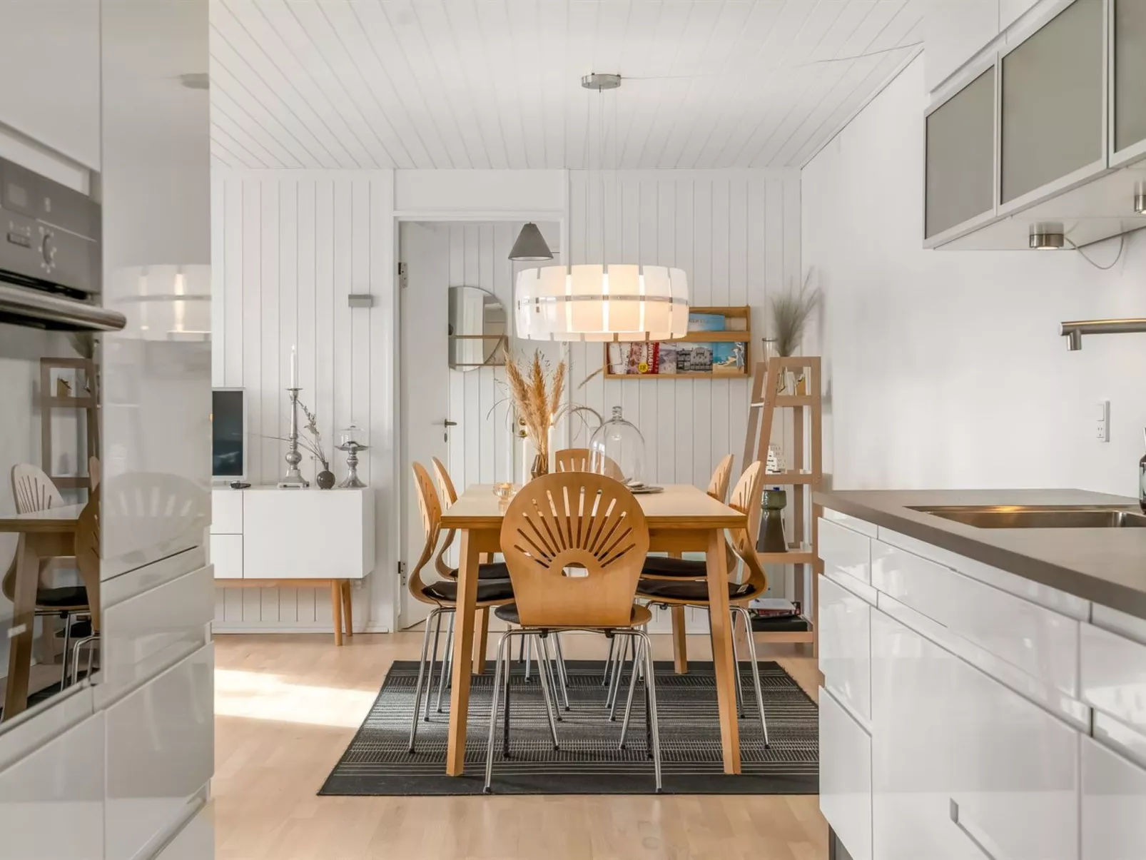 "Tarvo" - 400m from the sea-Drinnen