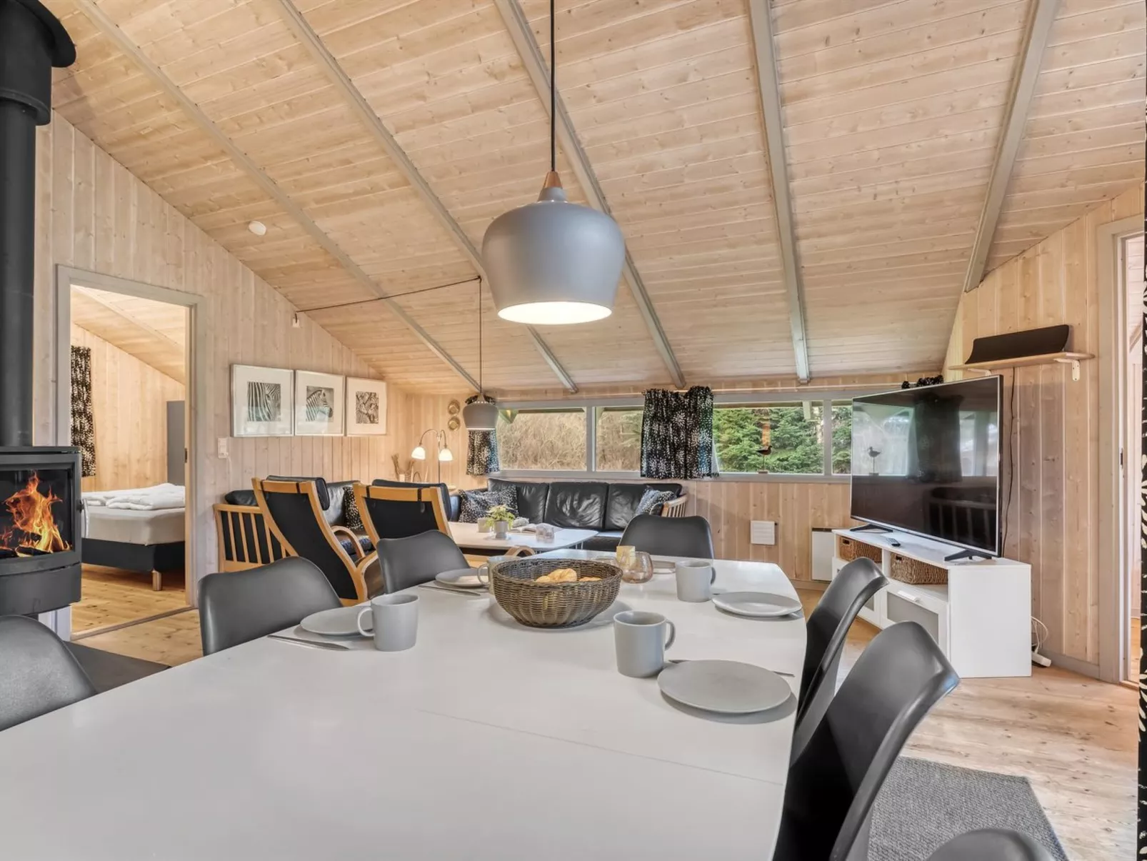 "Hithin" - 800m from the sea-Inside