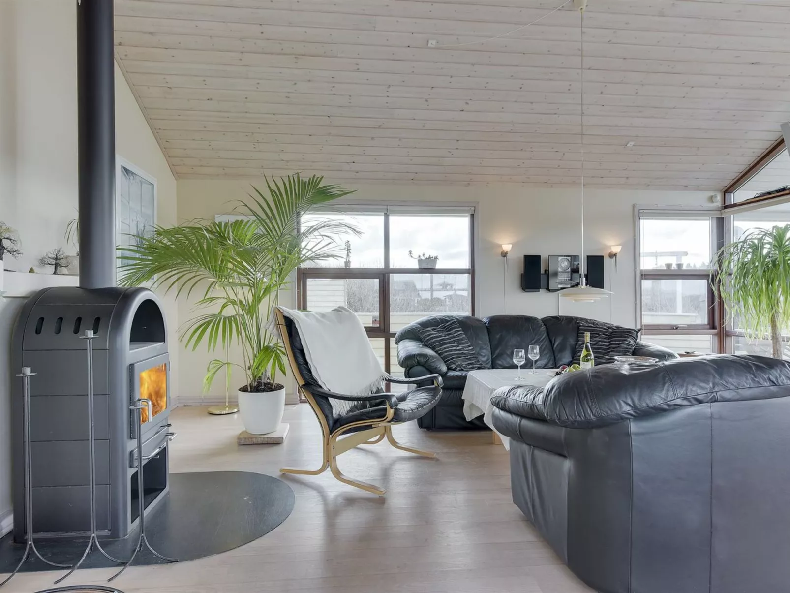 "Fam" - 300m from the sea-Inside