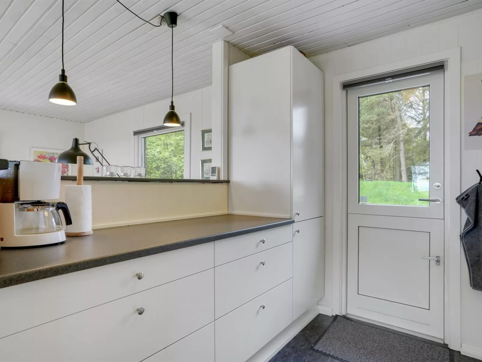 "Elny" - 500m to the fjord-Inside