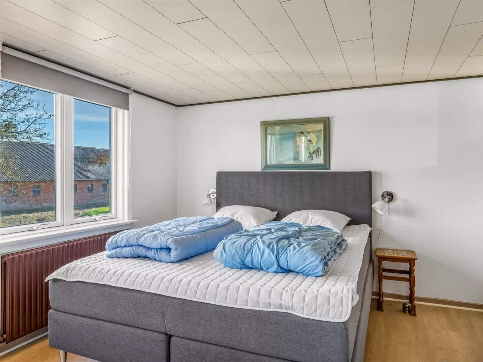 "Kara" - 100m to the fjord-Drinnen