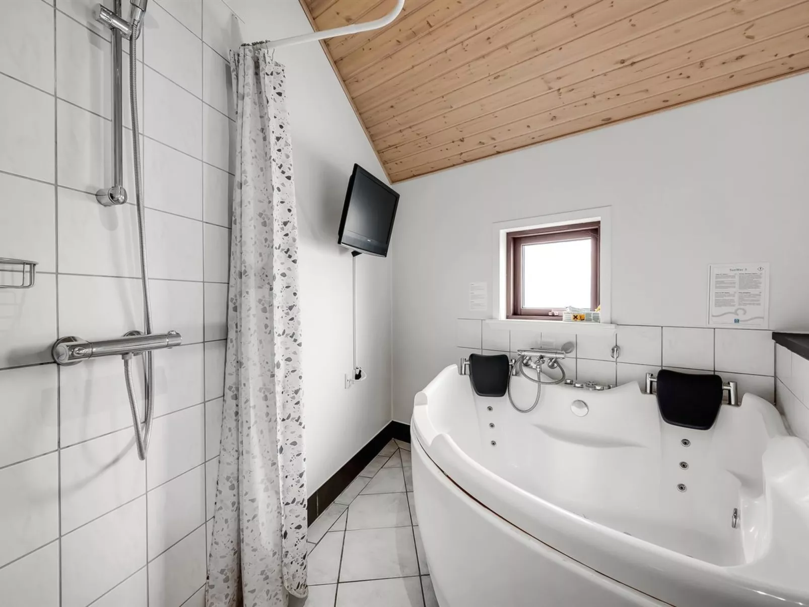 "Reiner" - 300m to the fjord-Dedans