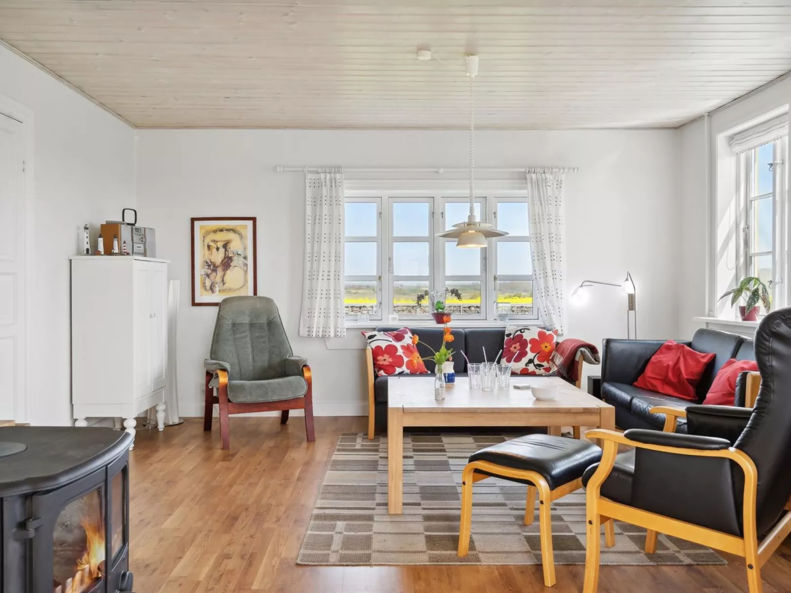 "Store" - 700m from the sea-Dedans