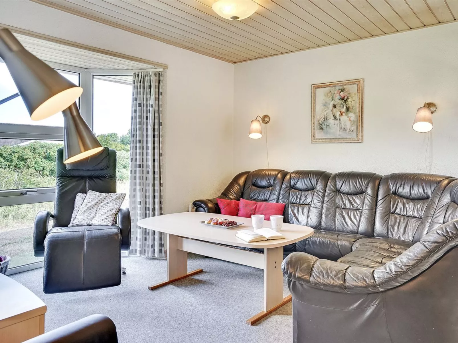 "Aurelia" - 500m to the fjord-Drinnen