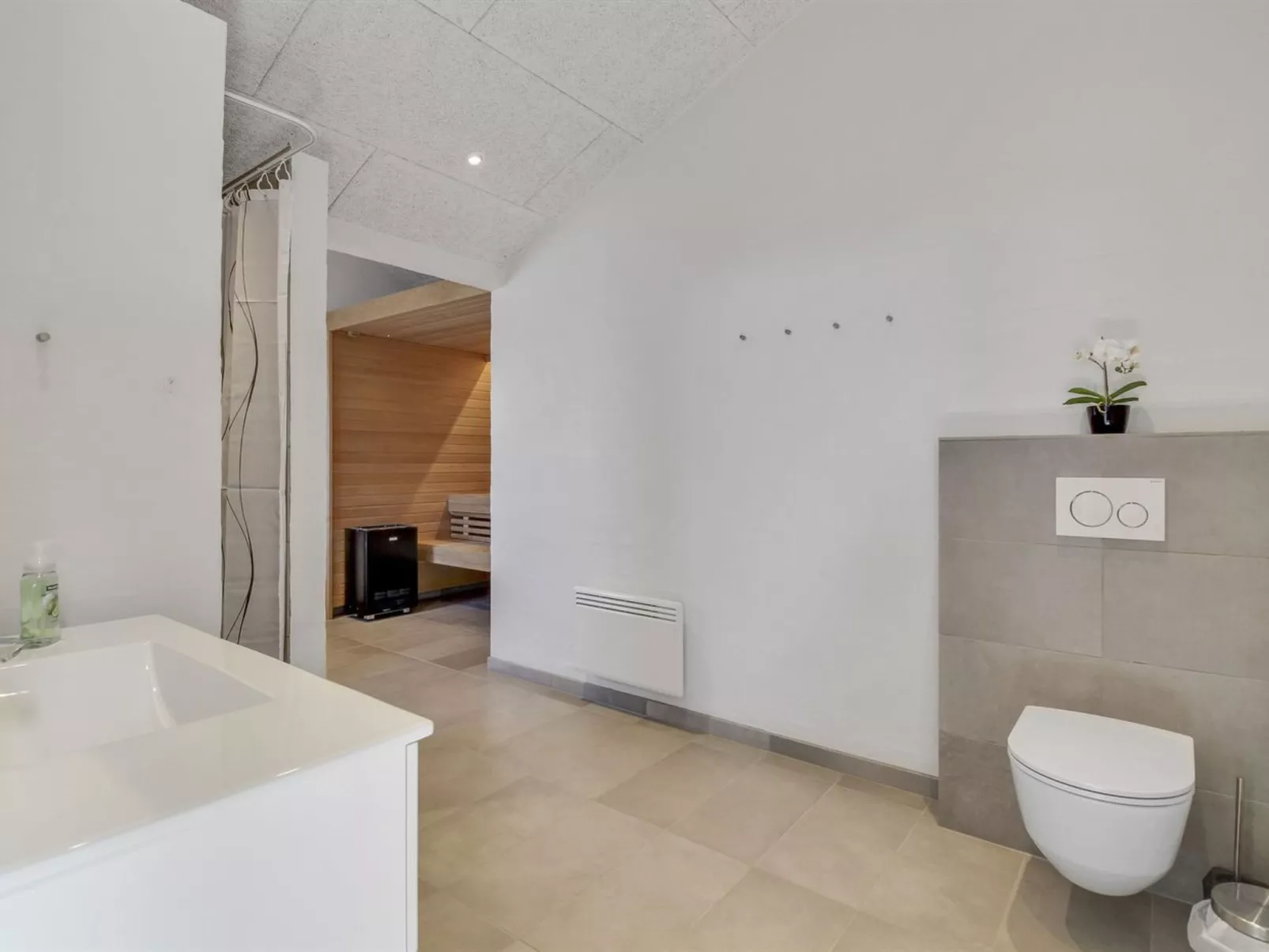 "Grith" - 1km from the sea-Inside