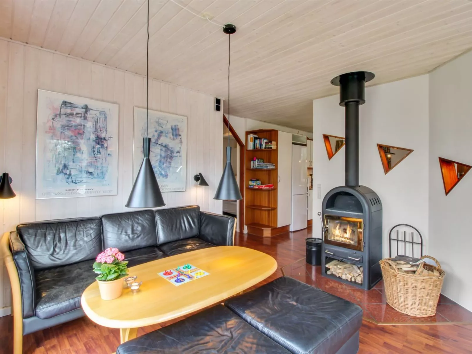 "Hemming" -  from the sea-Drinnen