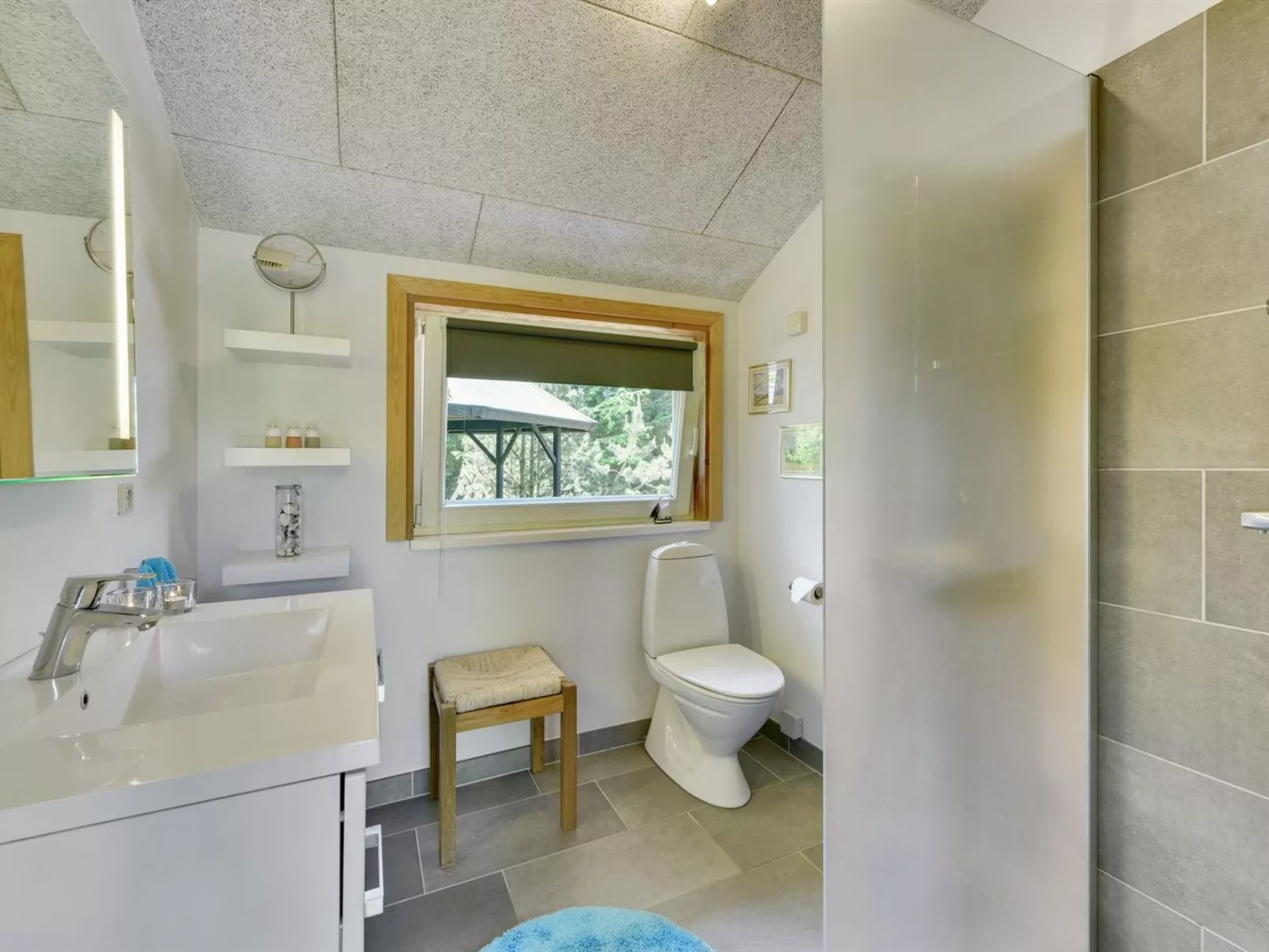 "Jorina" - 700m to the fjord-Dedans